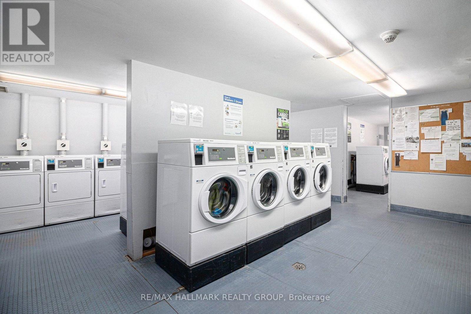 1417 - 2000 Jasmine Crescent, Ottawa, ON - Indoor Photo Showing Laundry Room