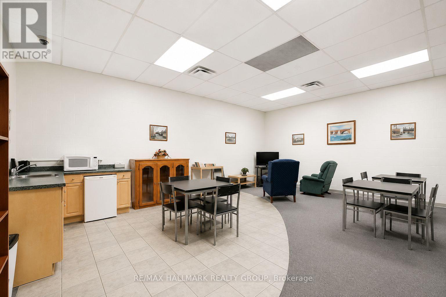 1417 - 2000 Jasmine Crescent, Ottawa, ON - Indoor