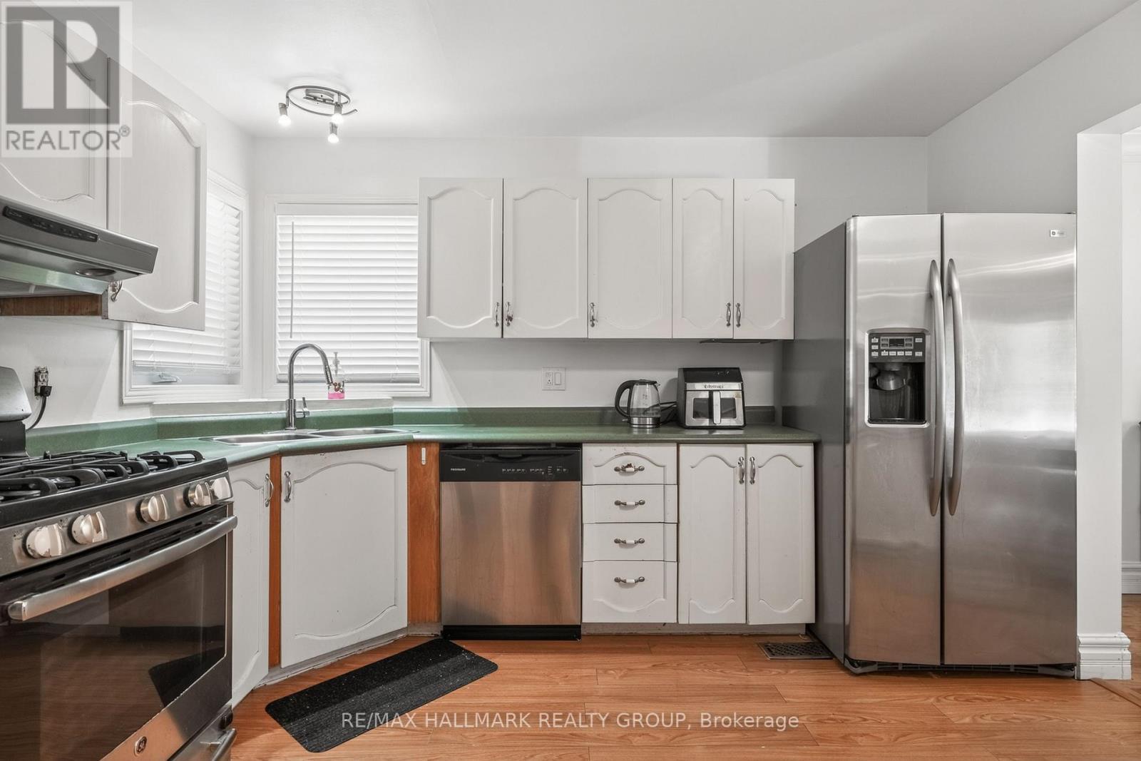 1769 Bromont Way, Ottawa, ON - Indoor Photo Showing Kitchen With Stainless Steel Kitchen