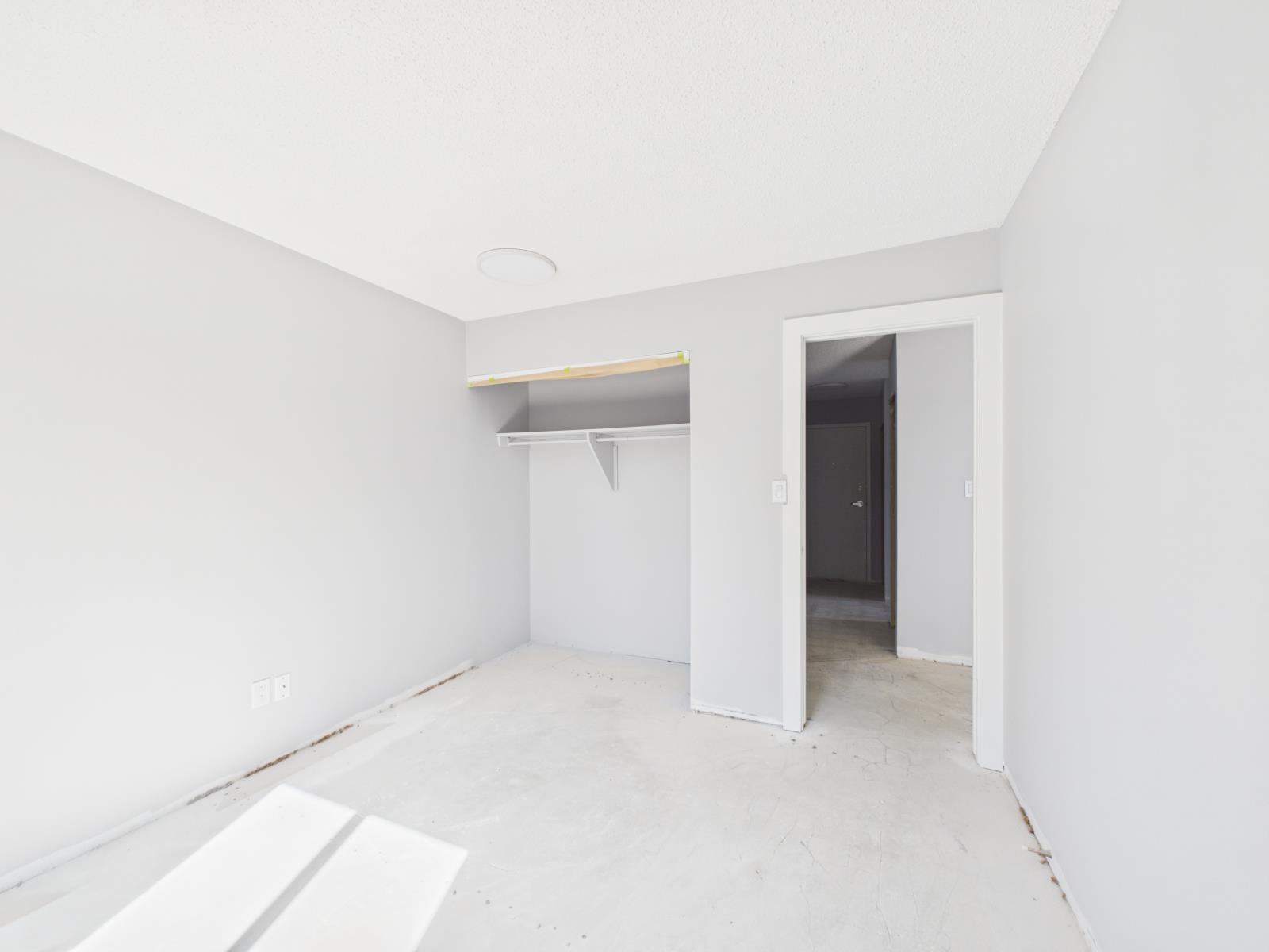 12222 111 Ave Nw, Edmonton, AB - Indoor Photo Showing Other Room