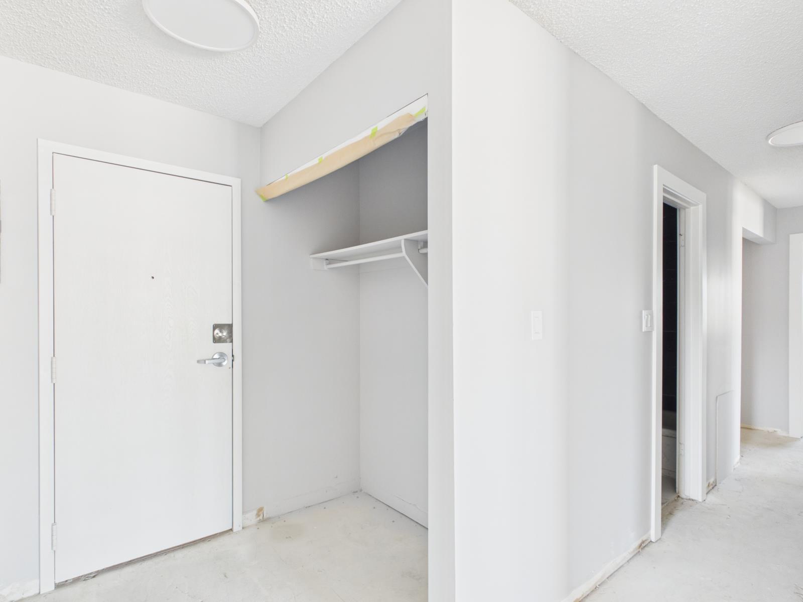 12222 111 Ave Nw, Edmonton, AB - Indoor Photo Showing Other Room