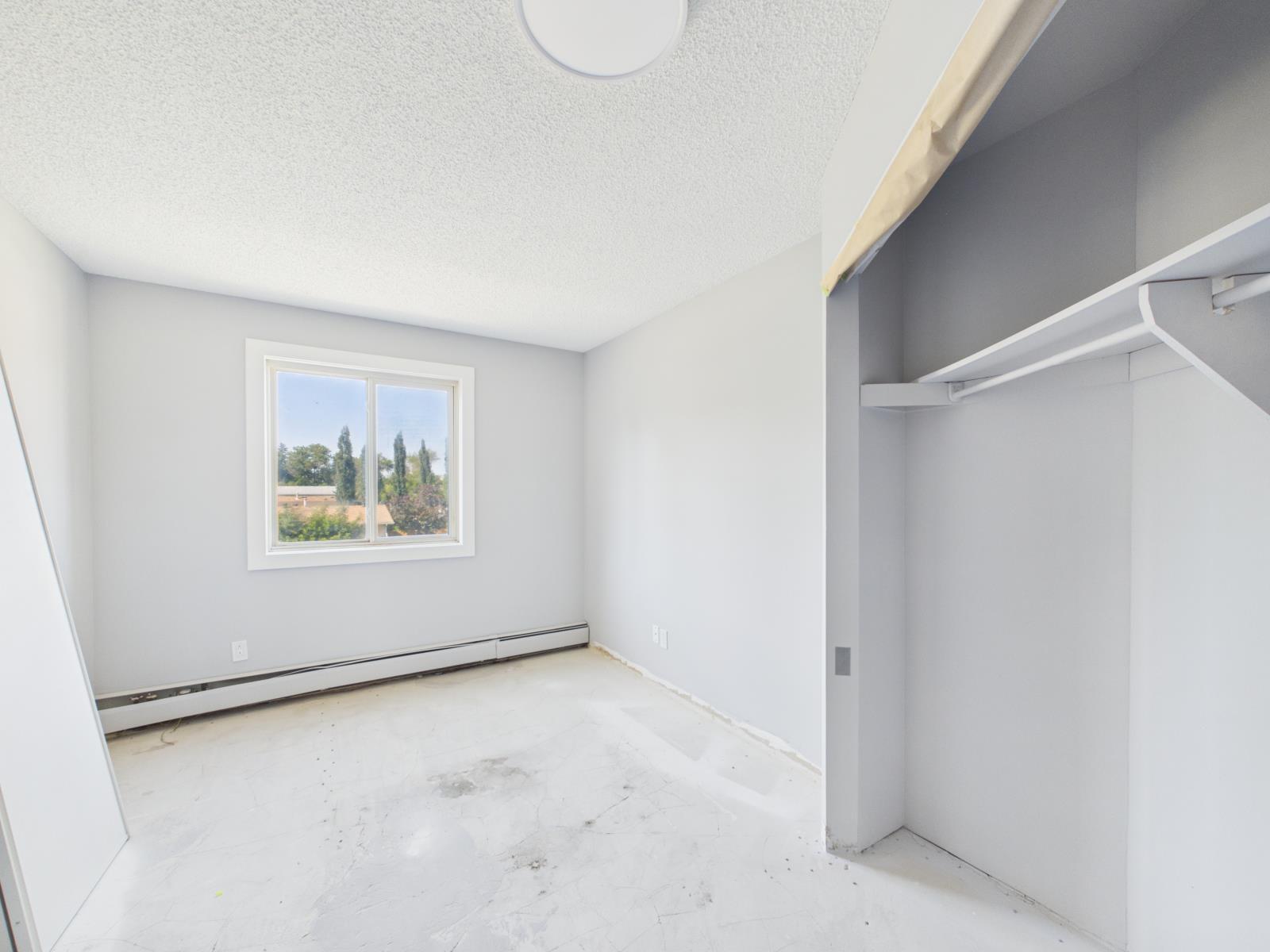 12222 111 Ave Nw, Edmonton, AB - Indoor Photo Showing Other Room