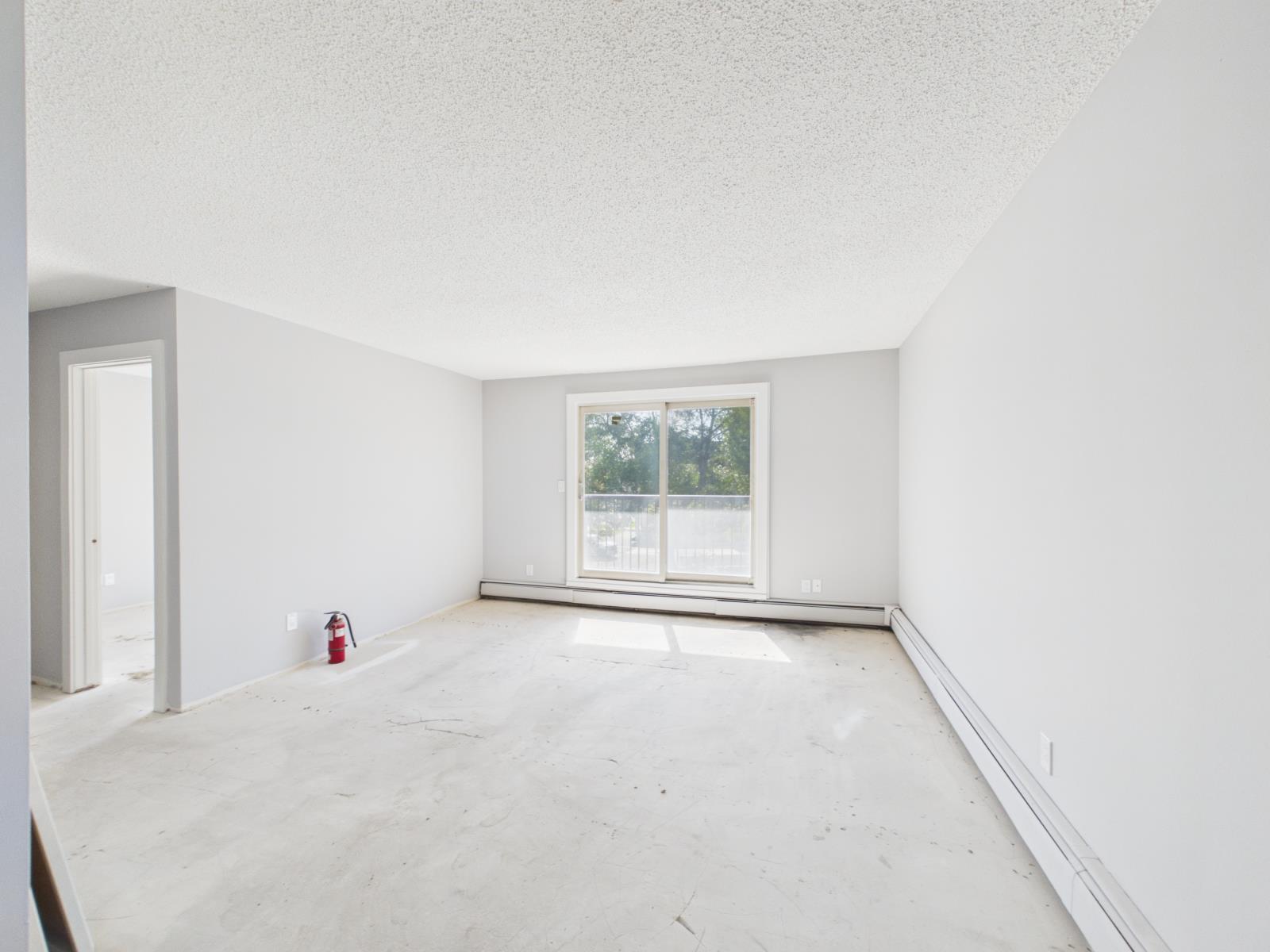 12222 111 Ave Nw, Edmonton, AB - Indoor Photo Showing Other Room