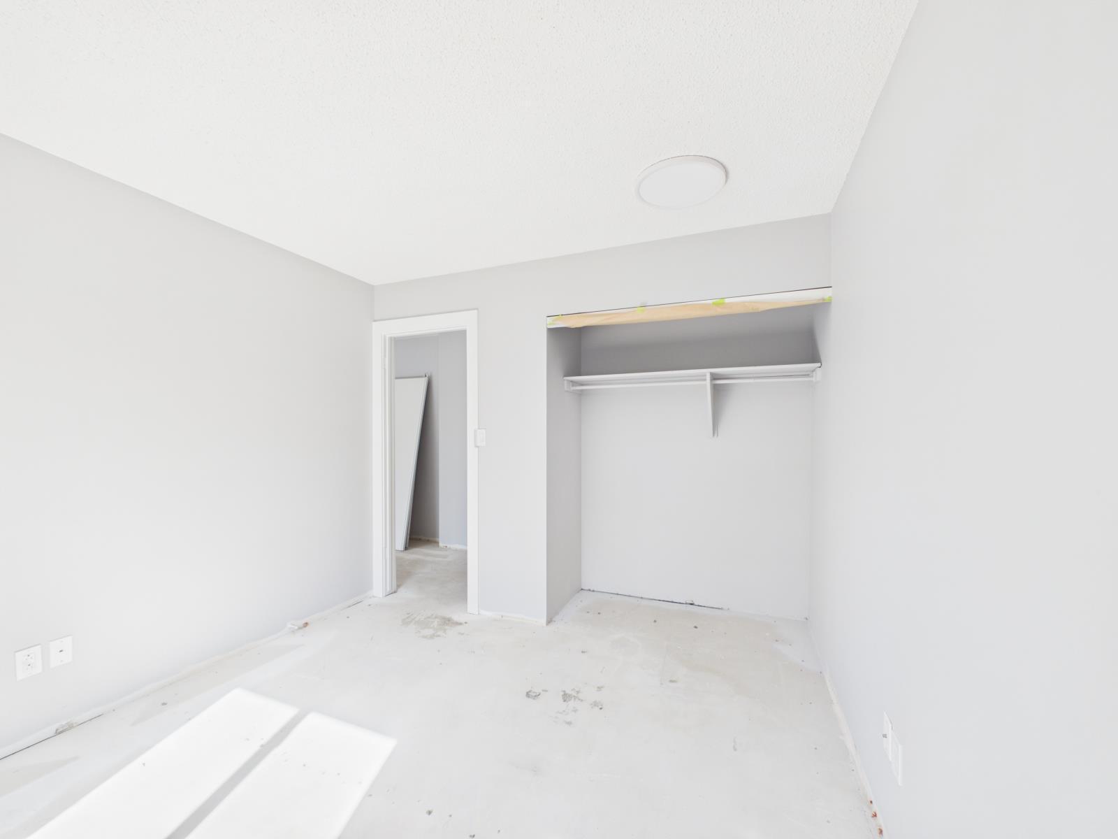 12222 111 Ave Nw, Edmonton, AB - Indoor Photo Showing Other Room