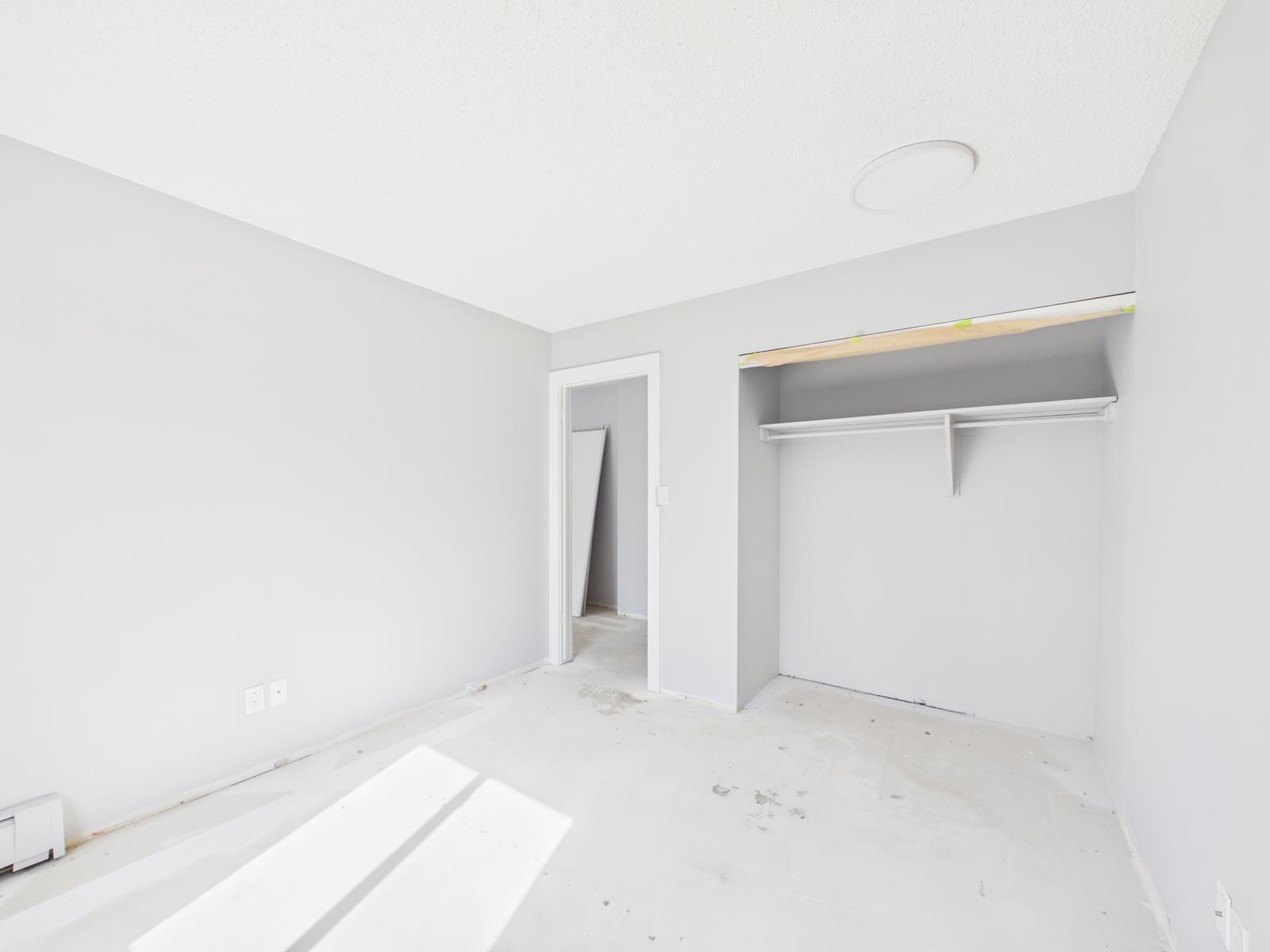 12222 111 Ave Nw, Edmonton, AB - Indoor Photo Showing Other Room