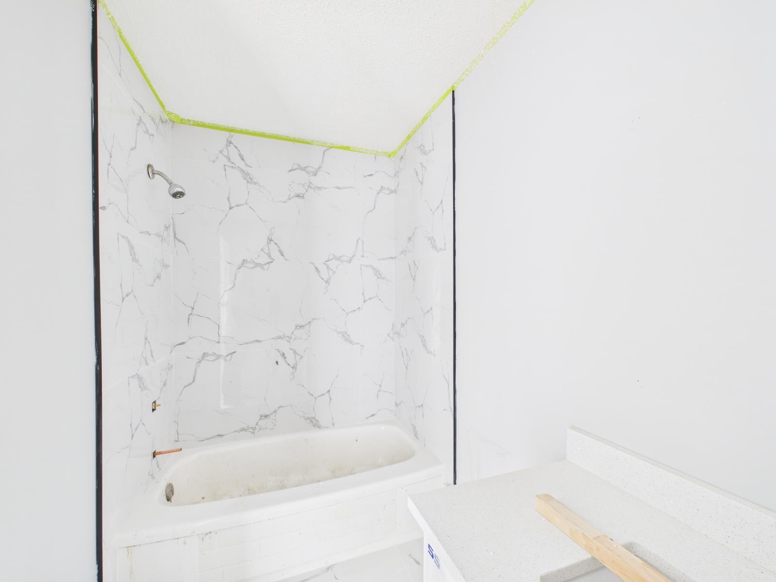 12222 111 Ave Nw, Edmonton, AB - Indoor Photo Showing Bathroom