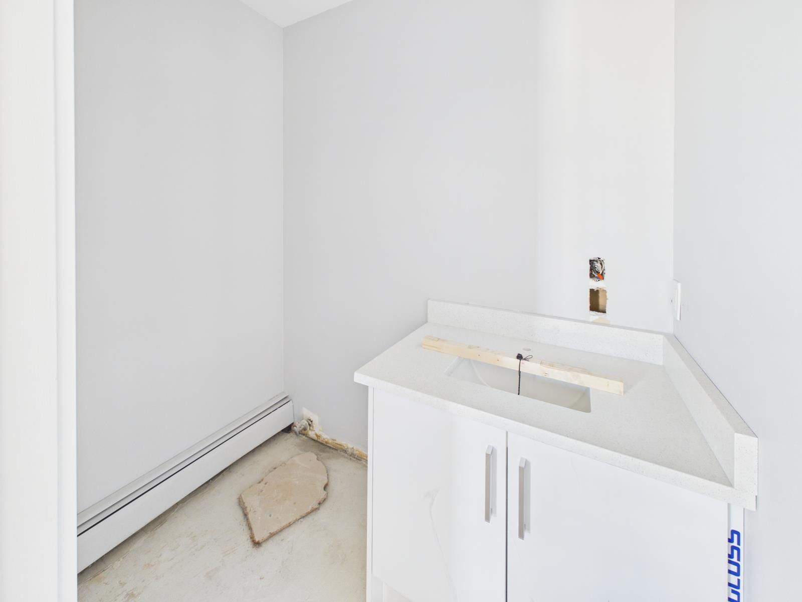 12222 111 Ave Nw, Edmonton, AB - Indoor Photo Showing Other Room