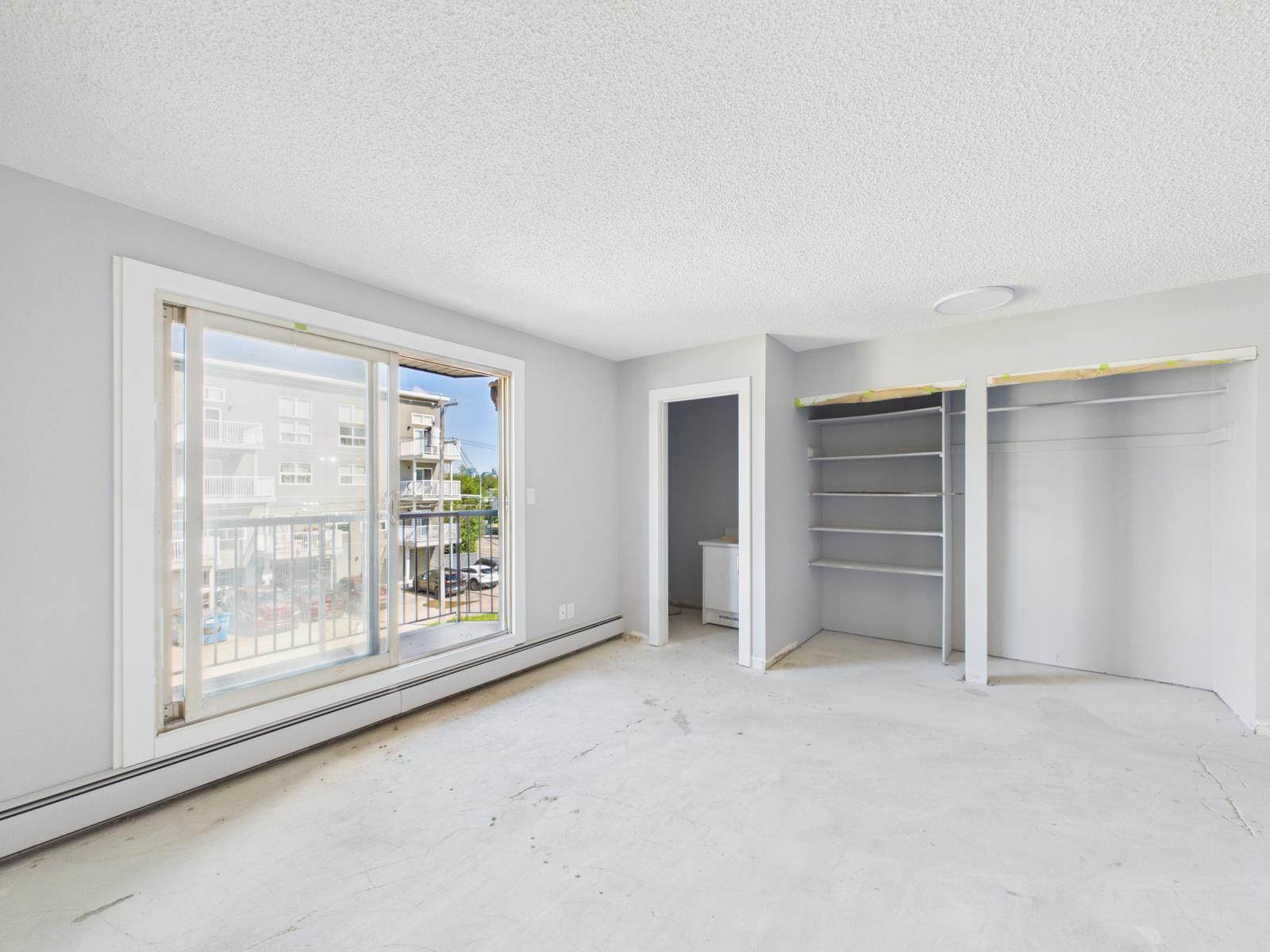 12222 111 Ave Nw, Edmonton, AB - Indoor Photo Showing Other Room