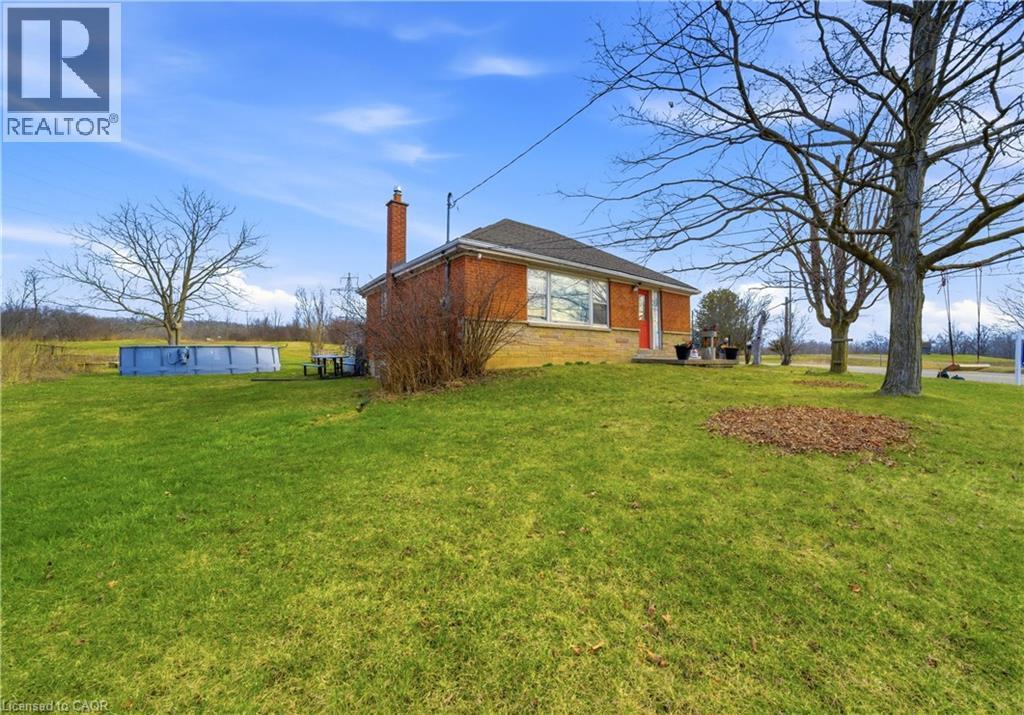 601 York Road, Dundas, ON - Outdoor