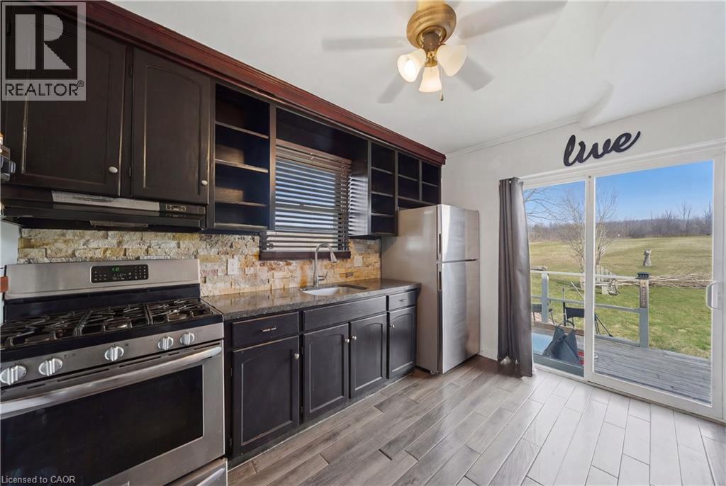 601 York Road, Dundas, ON - Indoor Photo Showing Kitchen