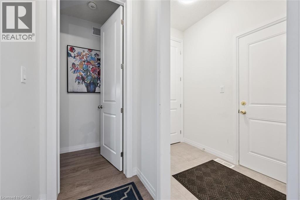 972 Stonecliffe Walk Unit# 18, Kitchener, ON - Indoor Photo Showing Other Room