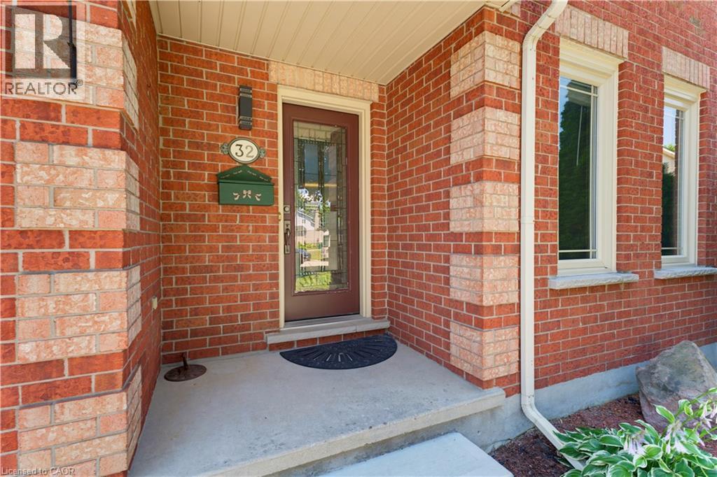 32 Stonehaven Place, Cambridge, ON - Outdoor With Exterior
