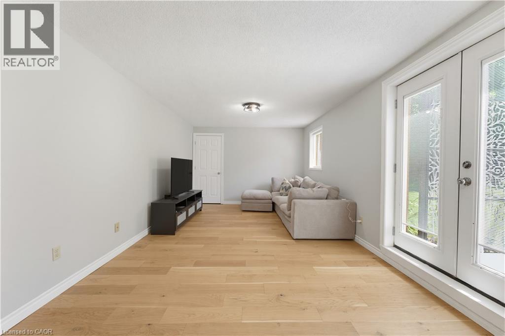 32 Stonehaven Place, Cambridge, ON - Indoor Photo Showing Other Room