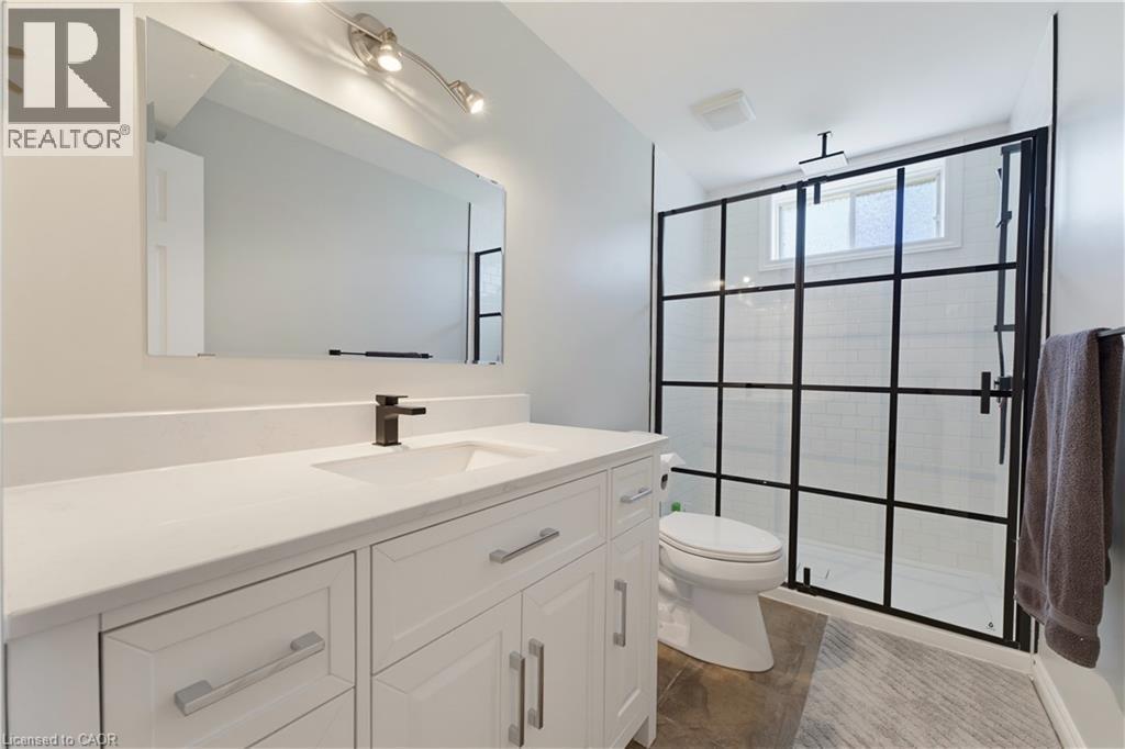32 Stonehaven Place, Cambridge, ON - Indoor Photo Showing Bathroom