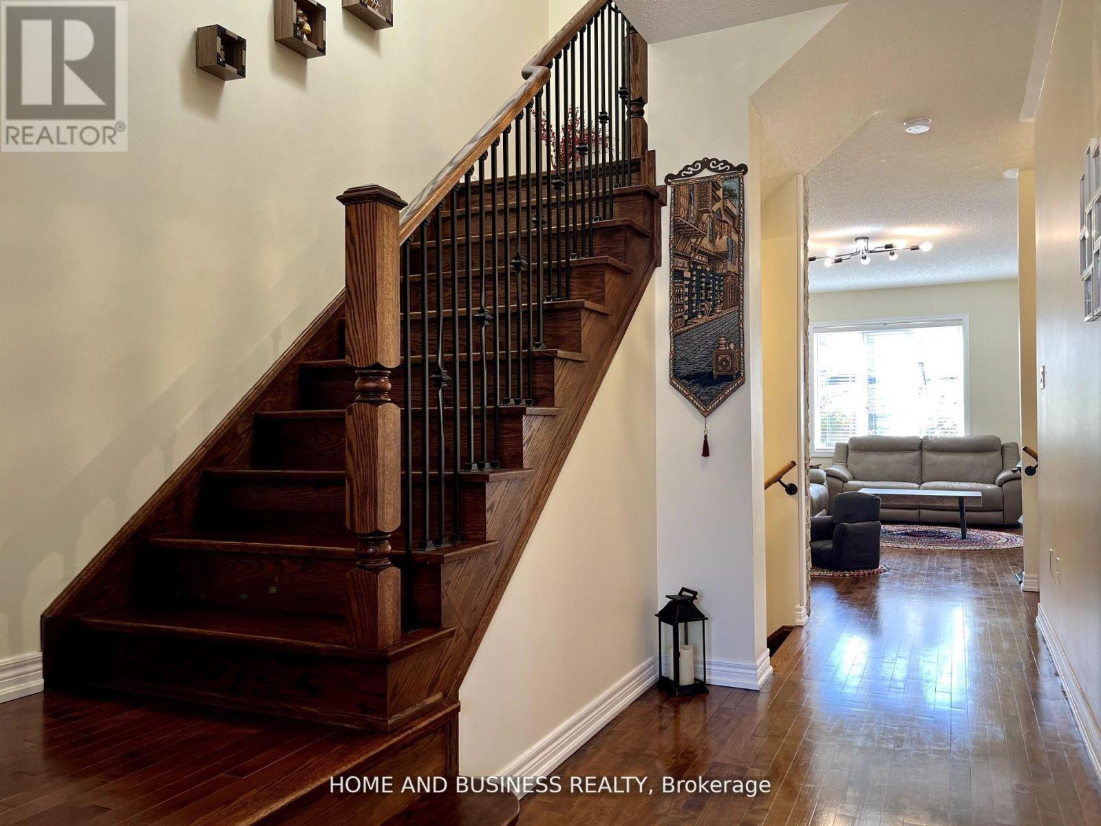 5532 Meadowcrest Avenue, Mississauga, ON - Indoor Photo Showing Other Room