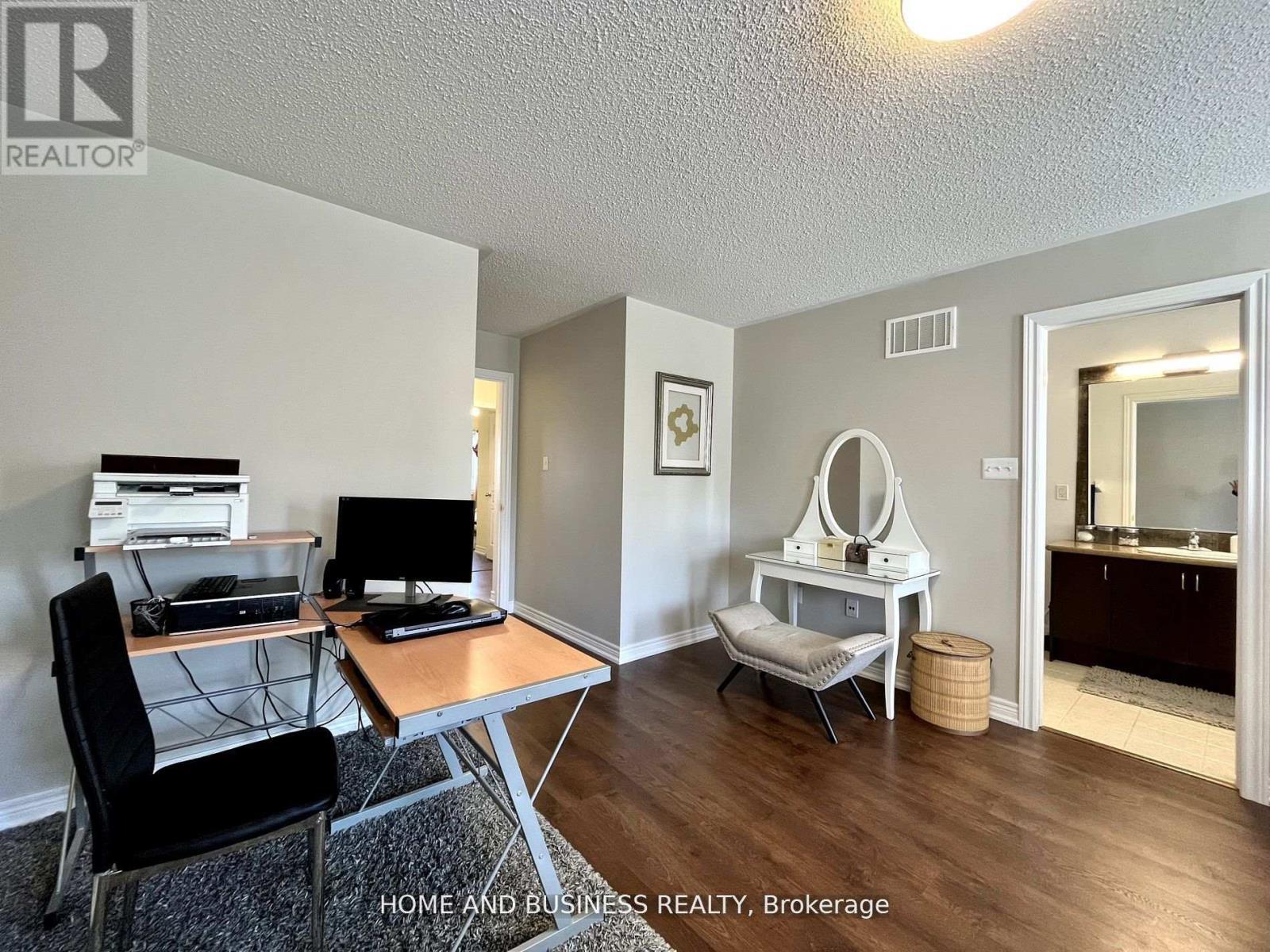 5532 Meadowcrest Avenue, Mississauga, ON - Indoor
