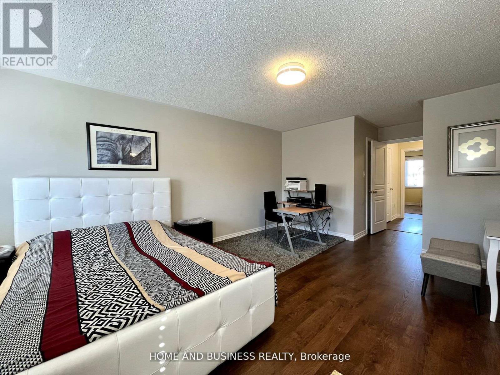 5532 Meadowcrest Avenue, Mississauga, ON - Indoor Photo Showing Bedroom