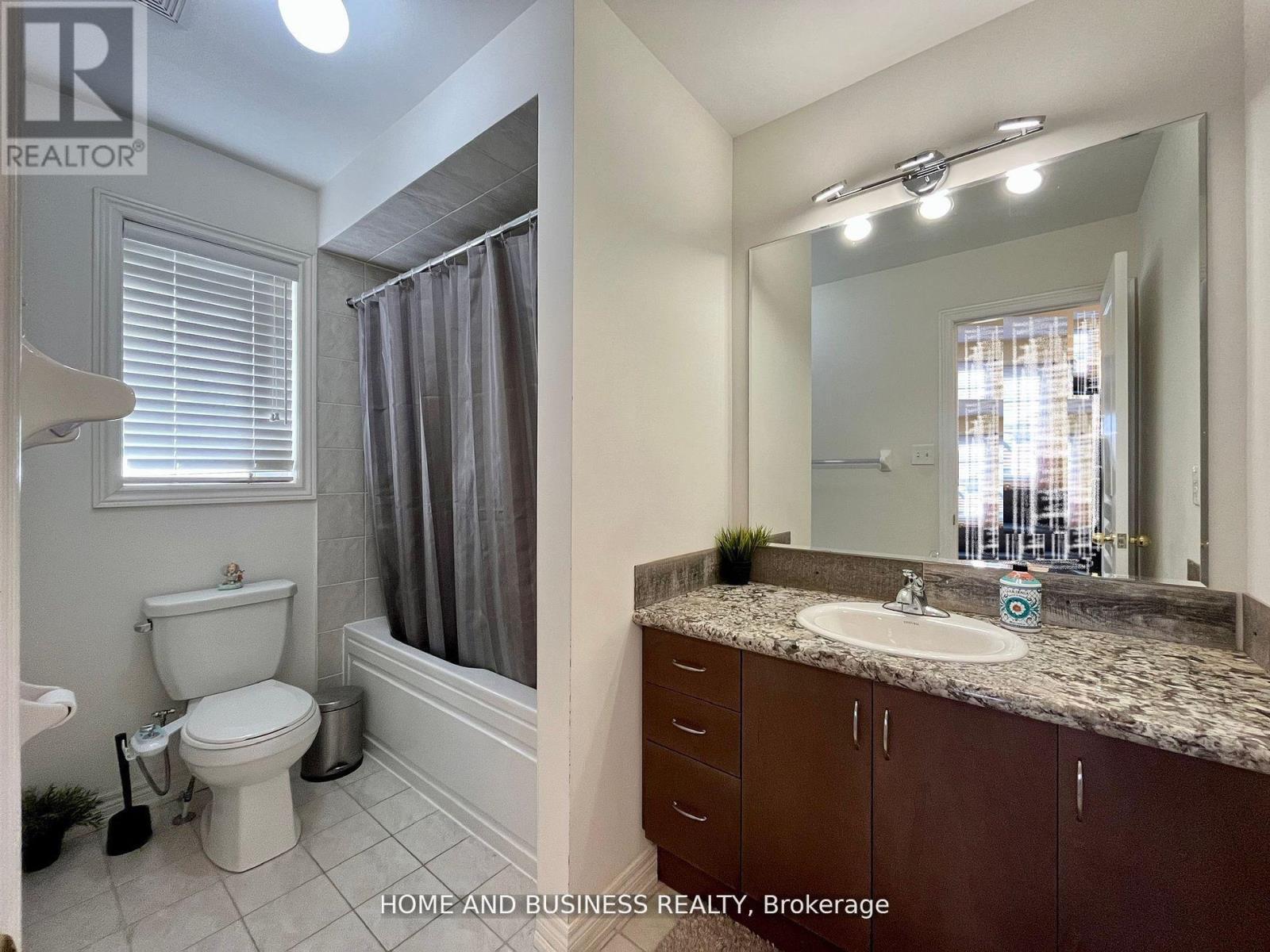 5532 Meadowcrest Avenue, Mississauga, ON - Indoor Photo Showing Bathroom
