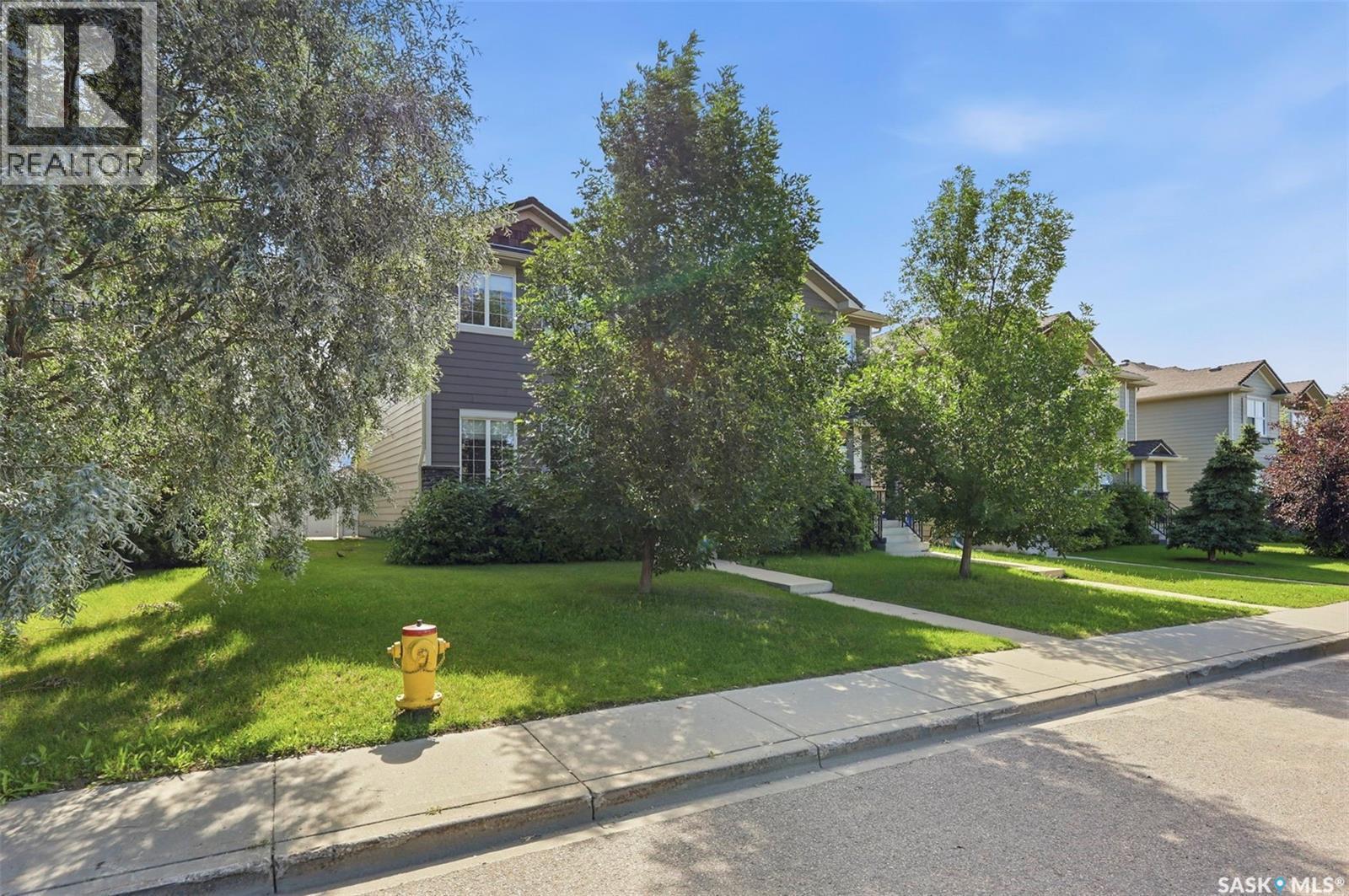 916 Stonebridge Common, Saskatoon, SK - Outdoor