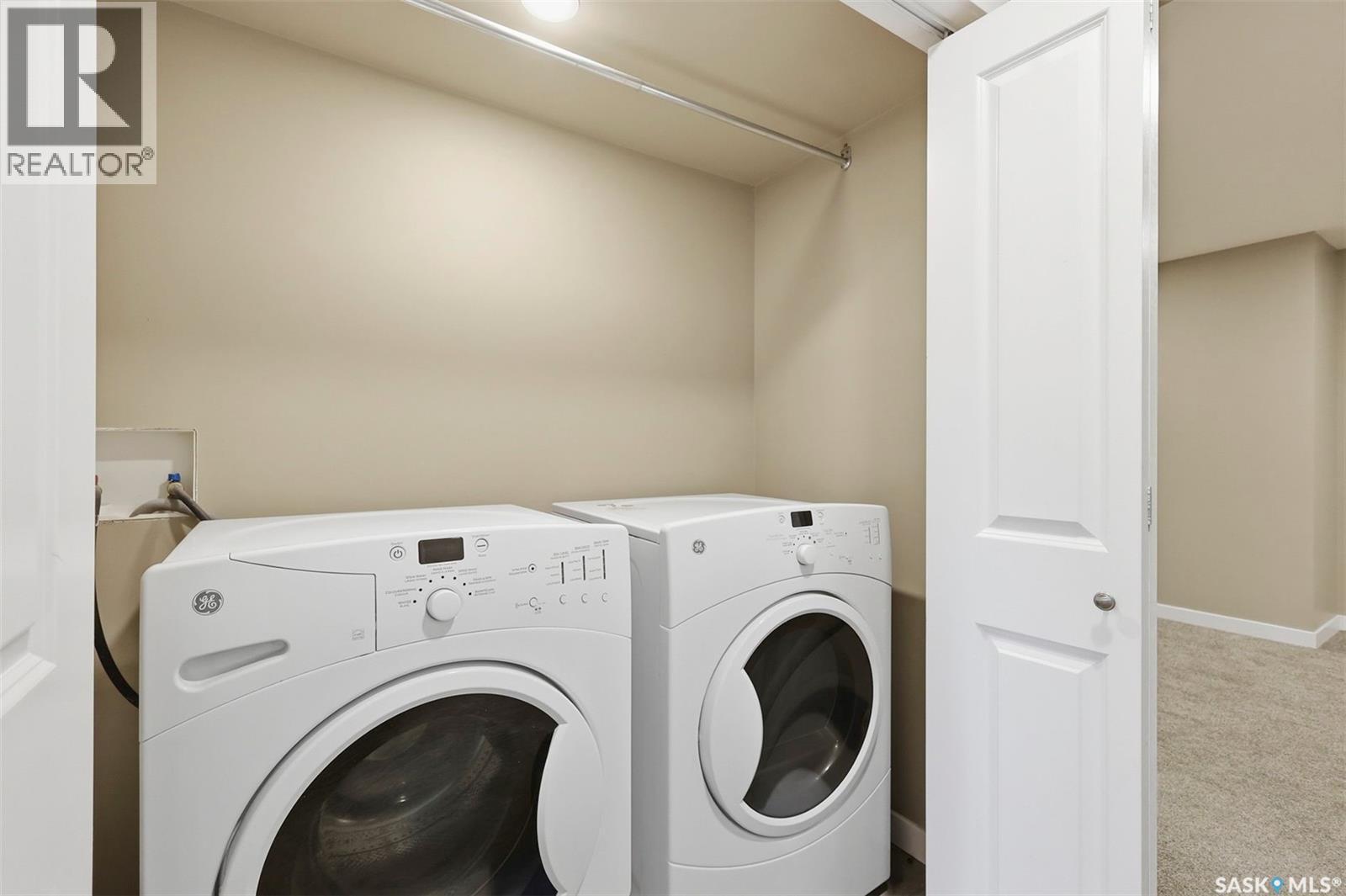 916 Stonebridge Common, Saskatoon, SK - Indoor Photo Showing Laundry Room