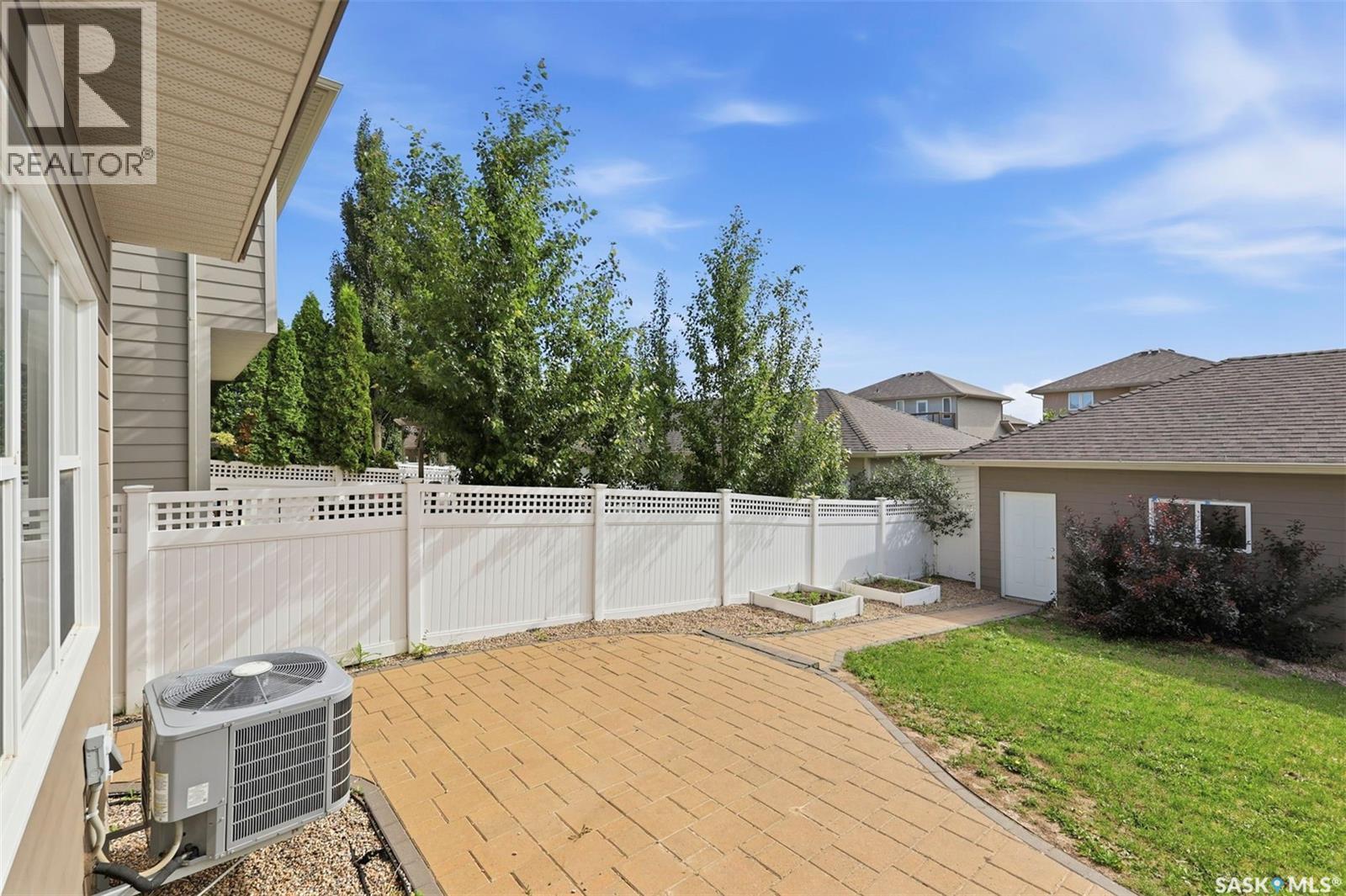 916 Stonebridge Common, Saskatoon, SK - Outdoor