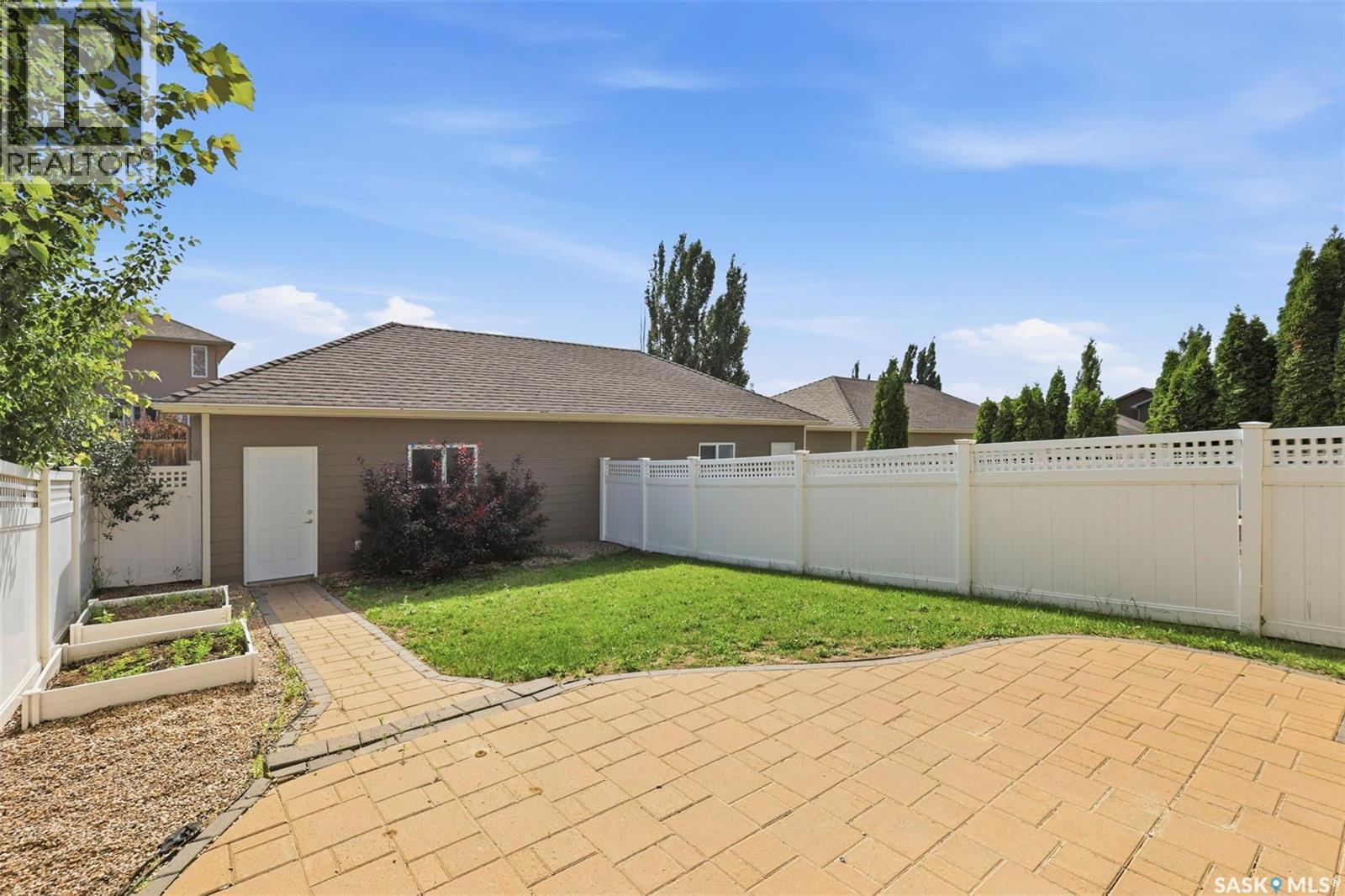 916 Stonebridge Common, Saskatoon, SK - Outdoor