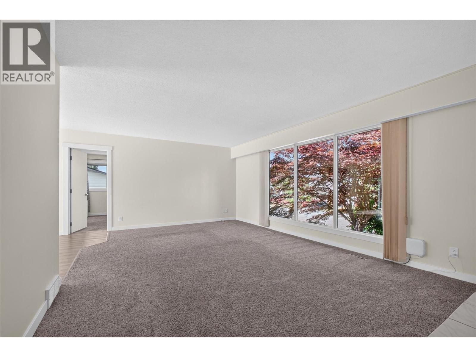 2220 Thacker Drive, West Kelowna, BC - Indoor