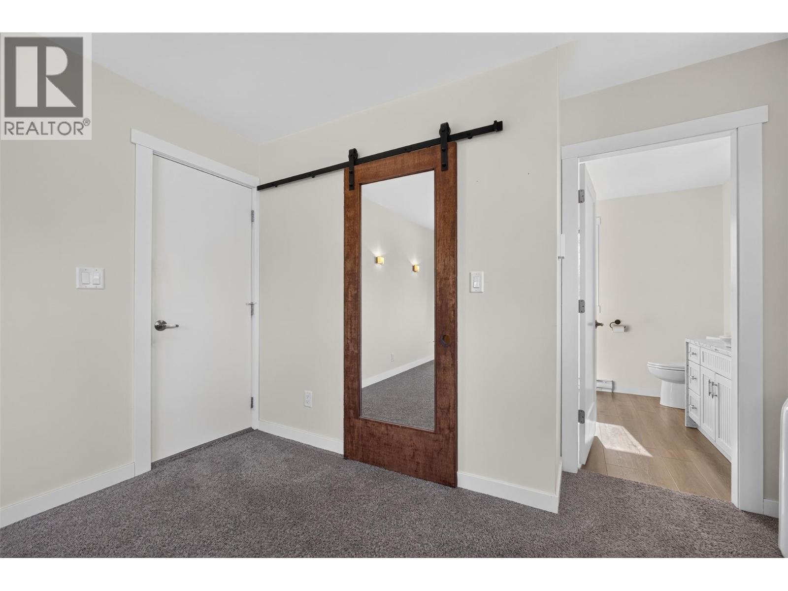 primary bedroom bathroom - 2220 Thacker Drive, West Kelowna, BC - Indoor