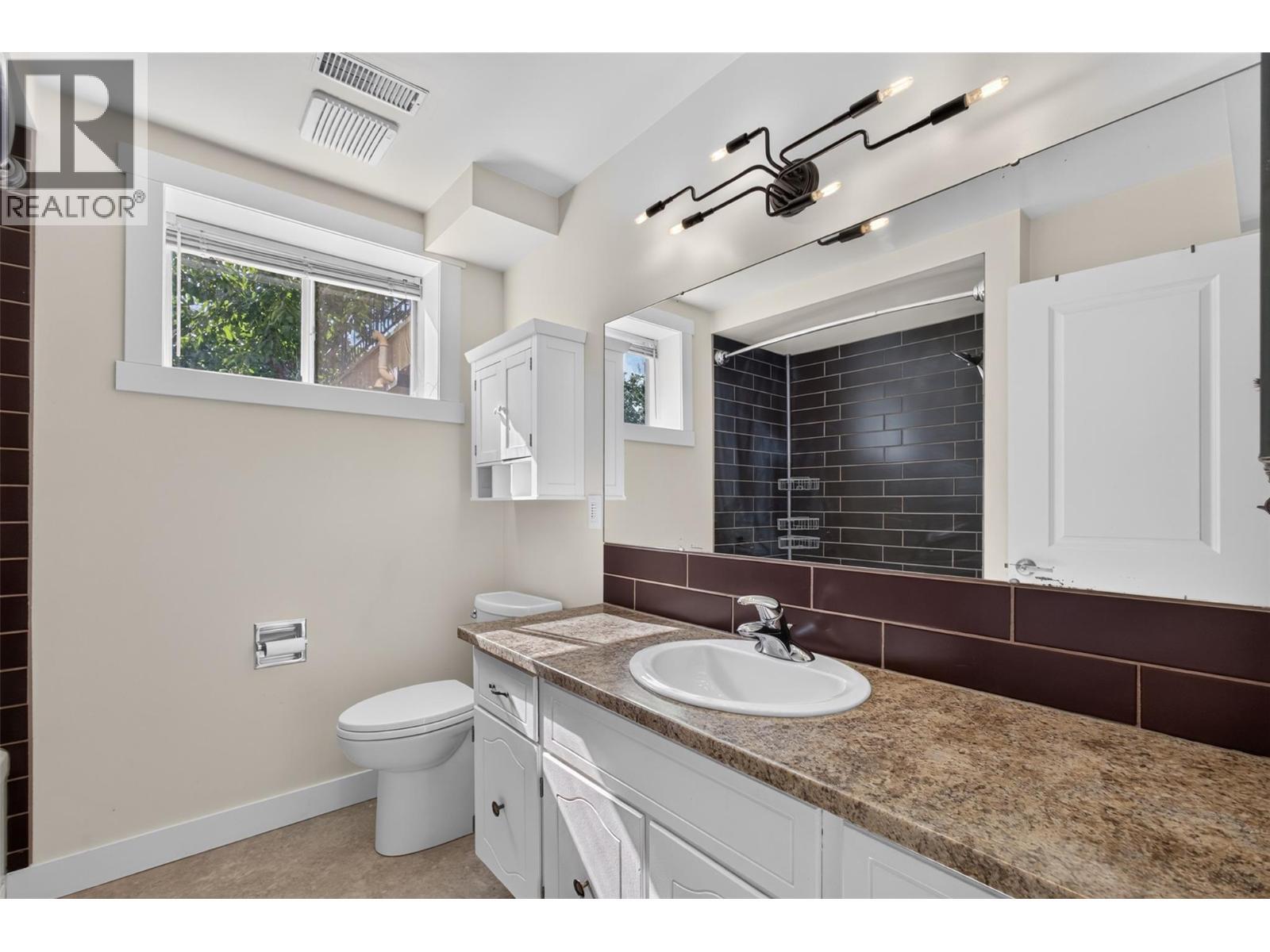 2nd bedroom suite - 2220 Thacker Drive, West Kelowna, BC - Indoor Photo Showing Other Room
