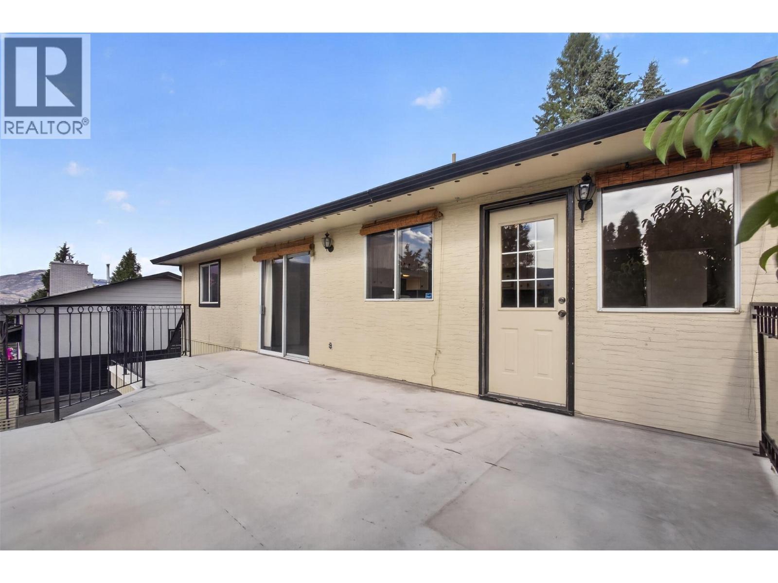 2220 Thacker Drive, West Kelowna, BC - Outdoor With Exterior