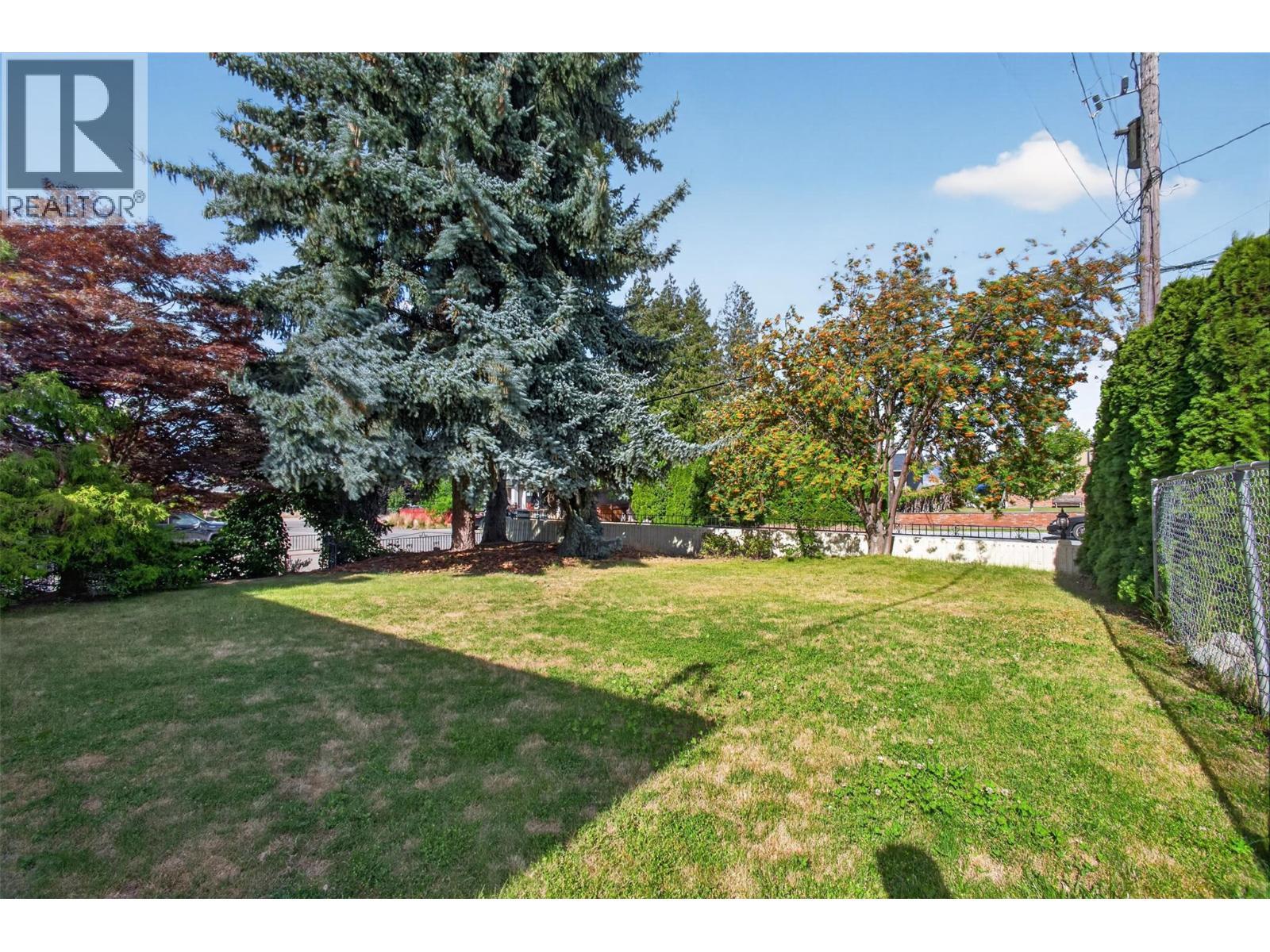 2220 Thacker Drive, West Kelowna, BC - Outdoor