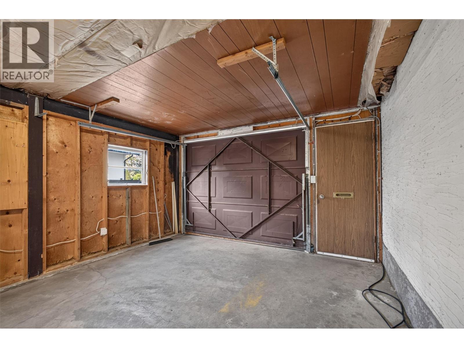 2220 Thacker Drive, West Kelowna, BC - Indoor Photo Showing Other Room