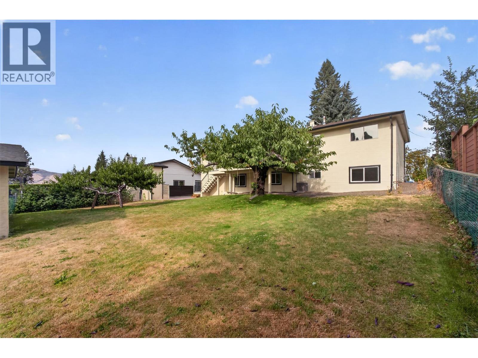 2220 Thacker Drive, West Kelowna, BC - Outdoor