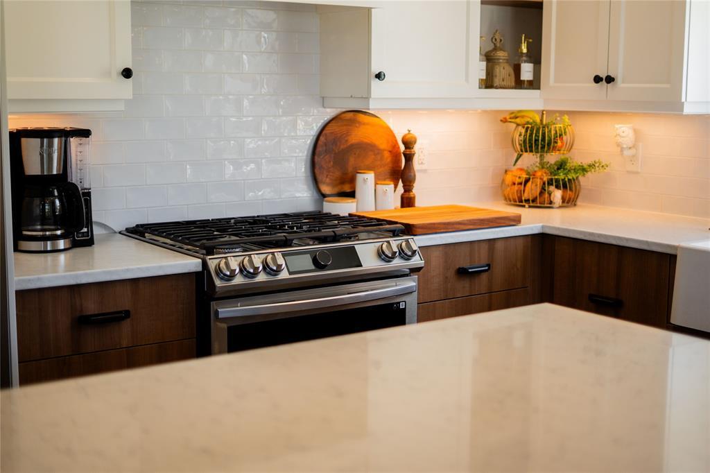 30 Terry Lane, St. John'S, NL - Indoor Photo Showing Kitchen With Upgraded Kitchen