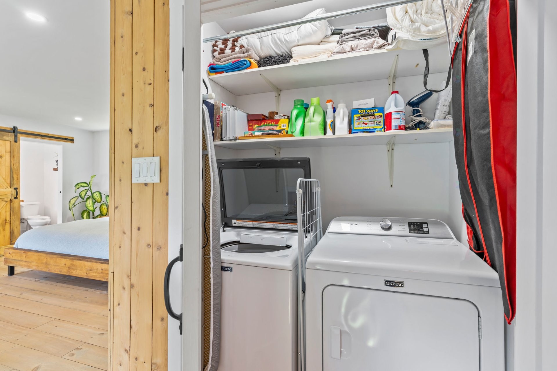 Salle de lavage - 3 Rue Susan, Morin-Heights, QC - Indoor Photo Showing Laundry Room