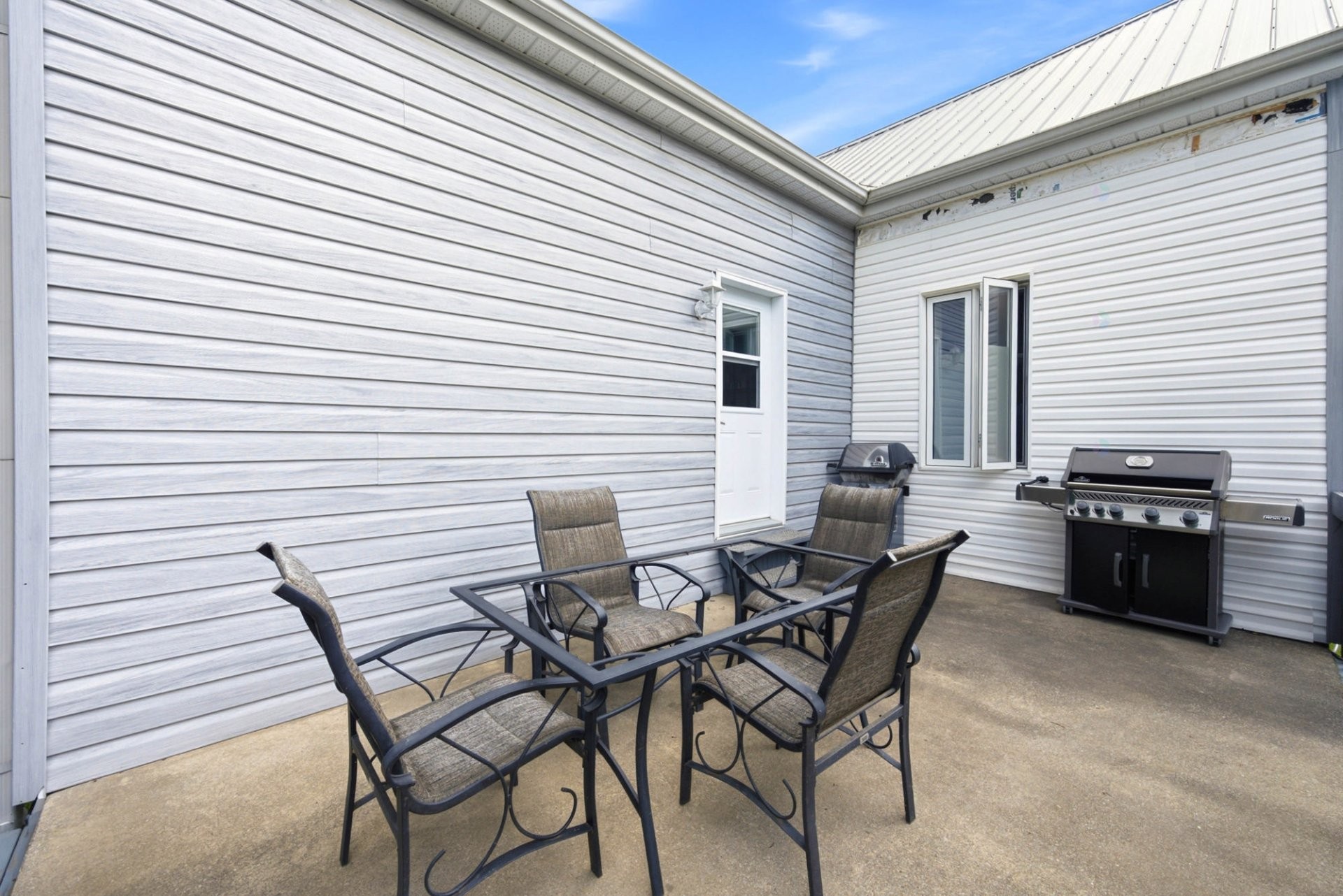 Exterior - 247 Rue Versailles, Roxton Falls, QC - Outdoor With Deck Patio Veranda With Exterior