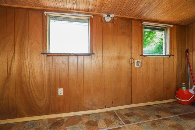 741 Stella Ave, Winnipeg, MB - Indoor Photo Showing Other Room