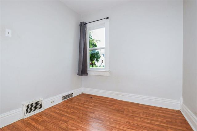741 Stella Ave, Winnipeg, MB - Indoor Photo Showing Other Room