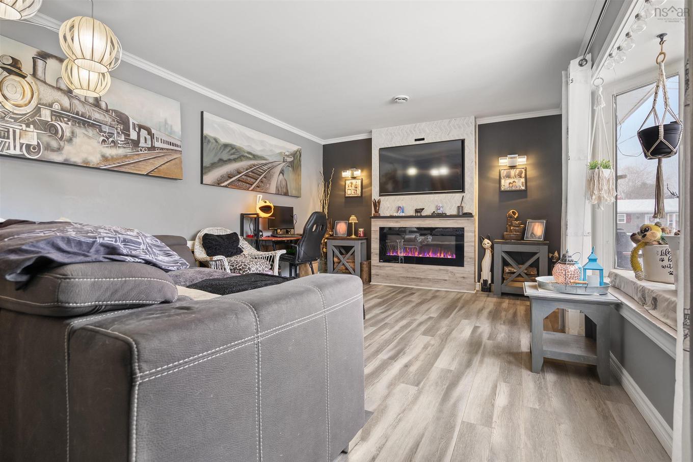16 Rogers Avenue, Amherst, NS - Indoor