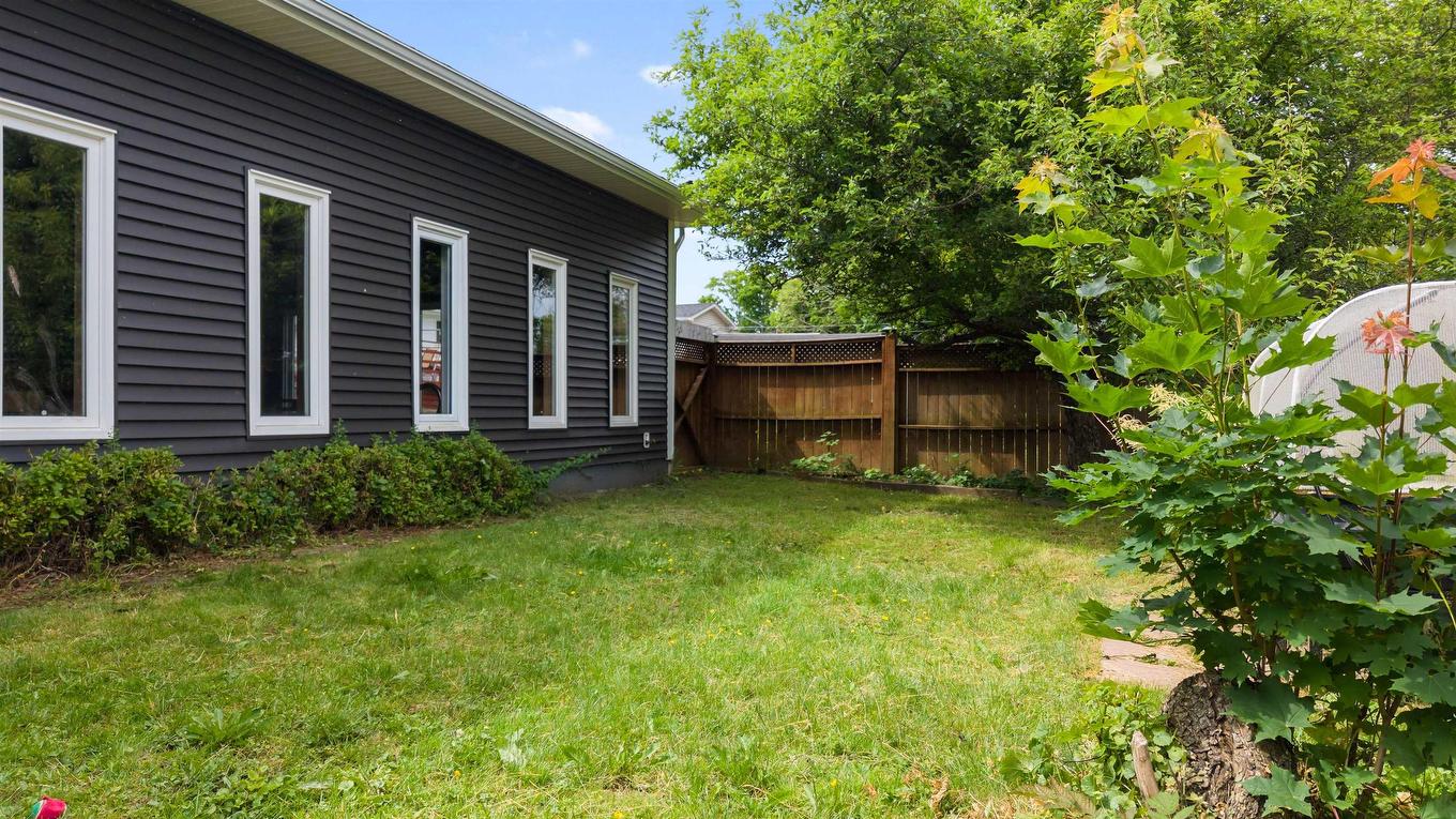 16 Rogers Avenue, Amherst, NS - Outdoor