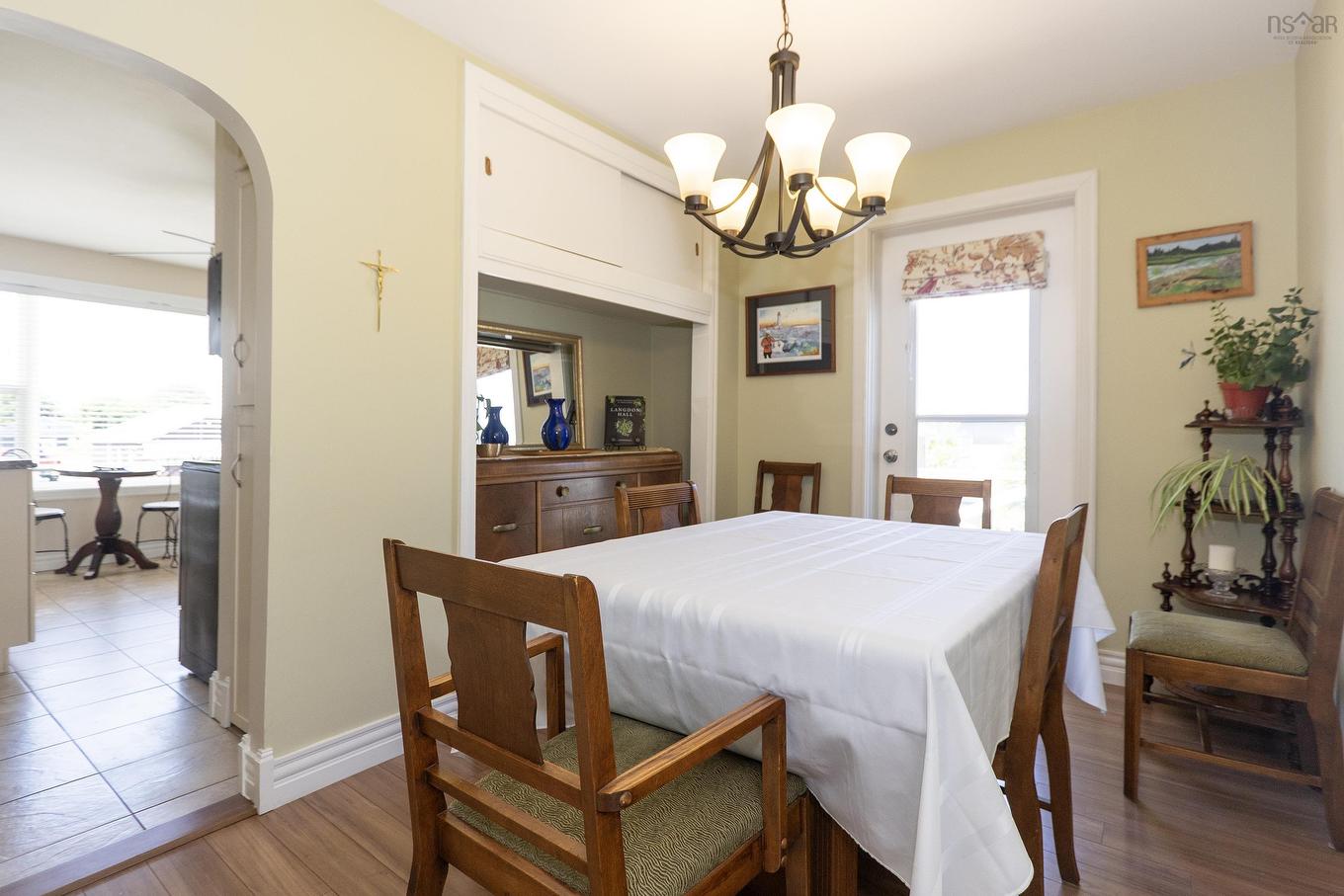 12 Central Avenue, Amherst, NS - Indoor Photo Showing Dining Room