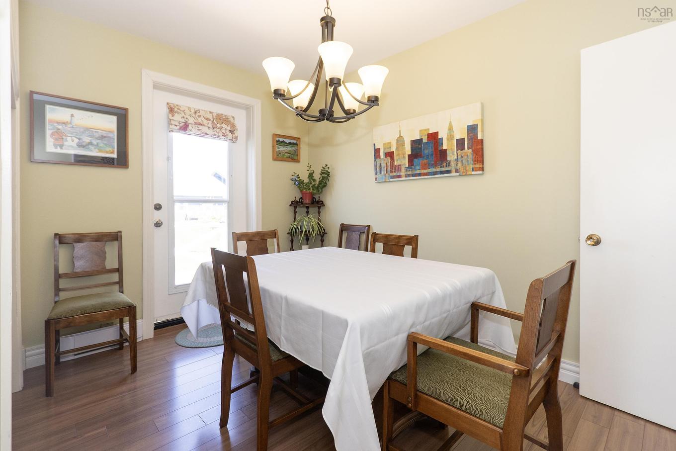12 Central Avenue, Amherst, NS - Indoor Photo Showing Dining Room