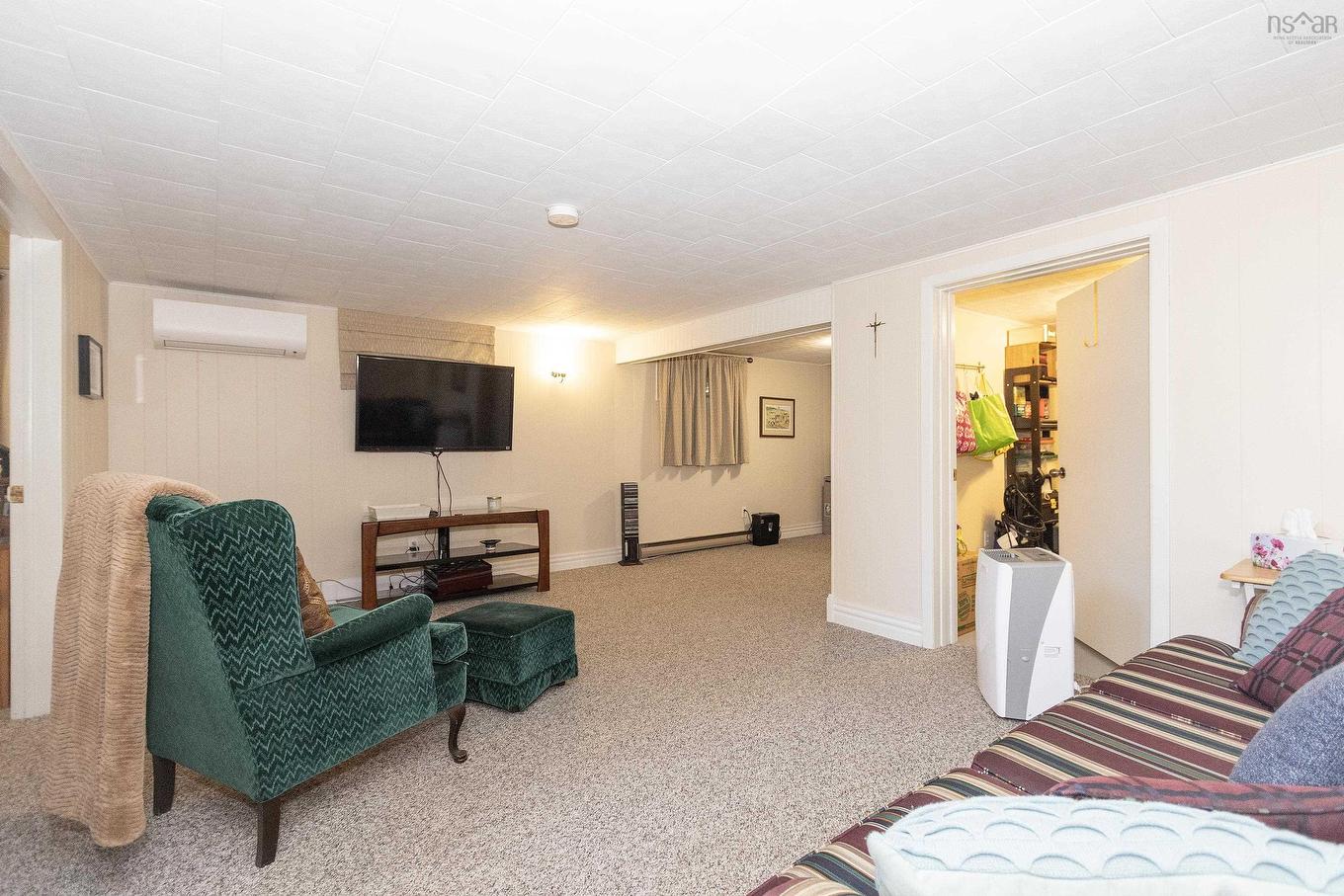 12 Central Avenue, Amherst, NS - Indoor