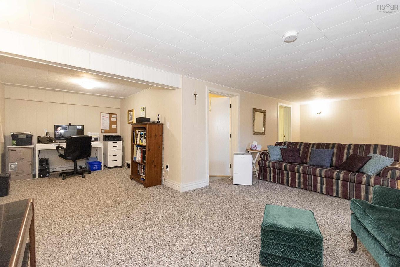 12 Central Avenue, Amherst, NS - Indoor