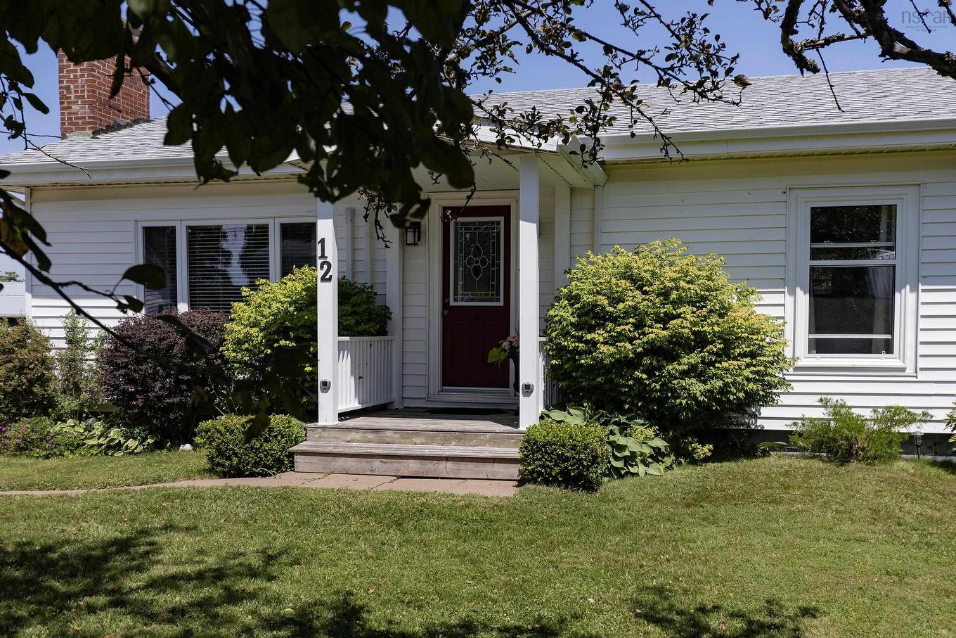 12 Central Avenue, Amherst, NS - Outdoor