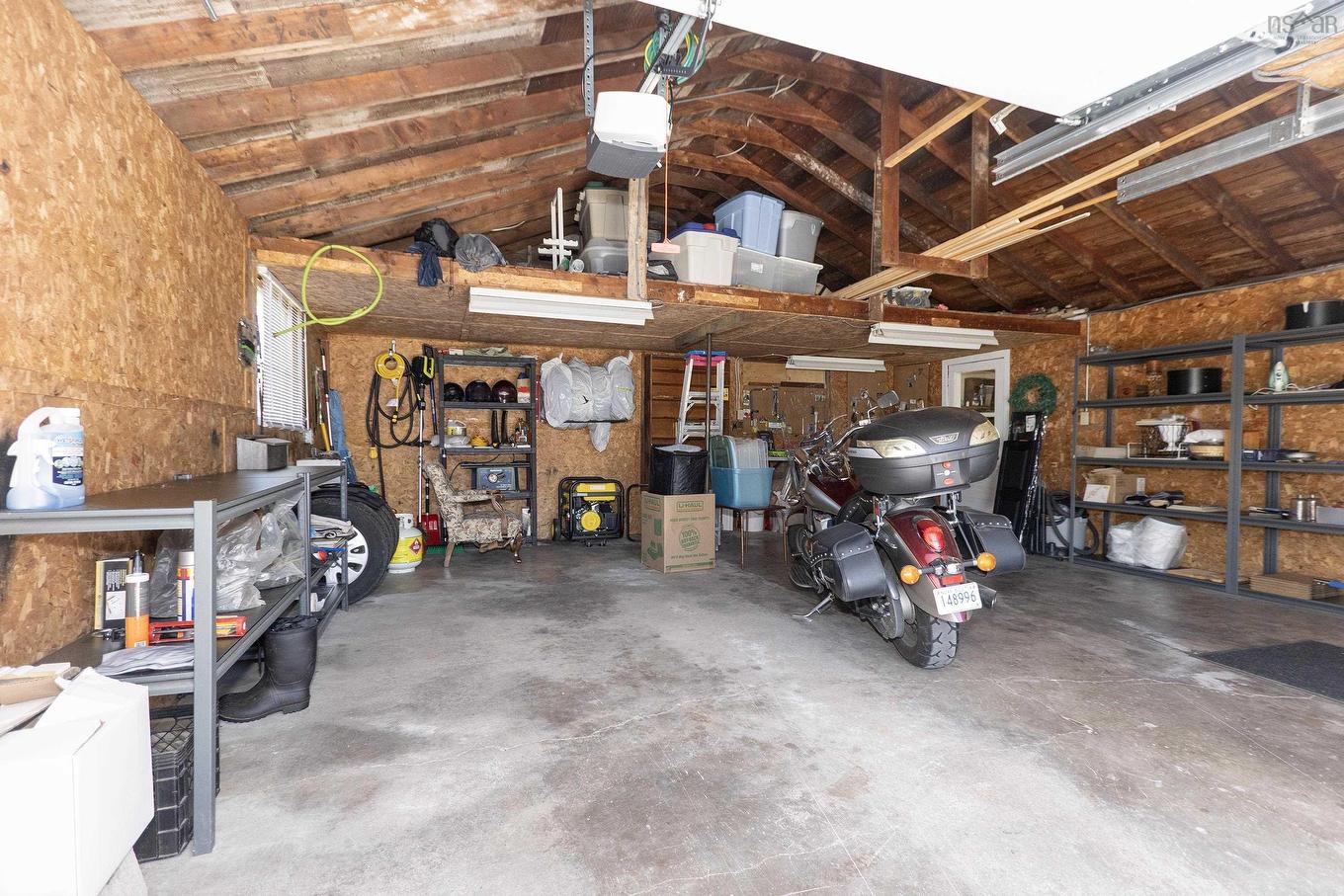 12 Central Avenue, Amherst, NS - Indoor Photo Showing Garage