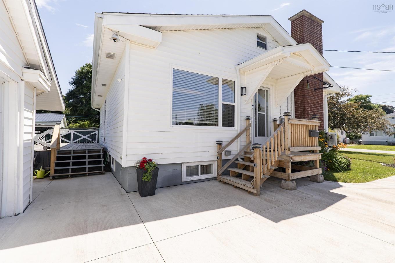 12 Central Avenue, Amherst, NS - Outdoor With Exterior