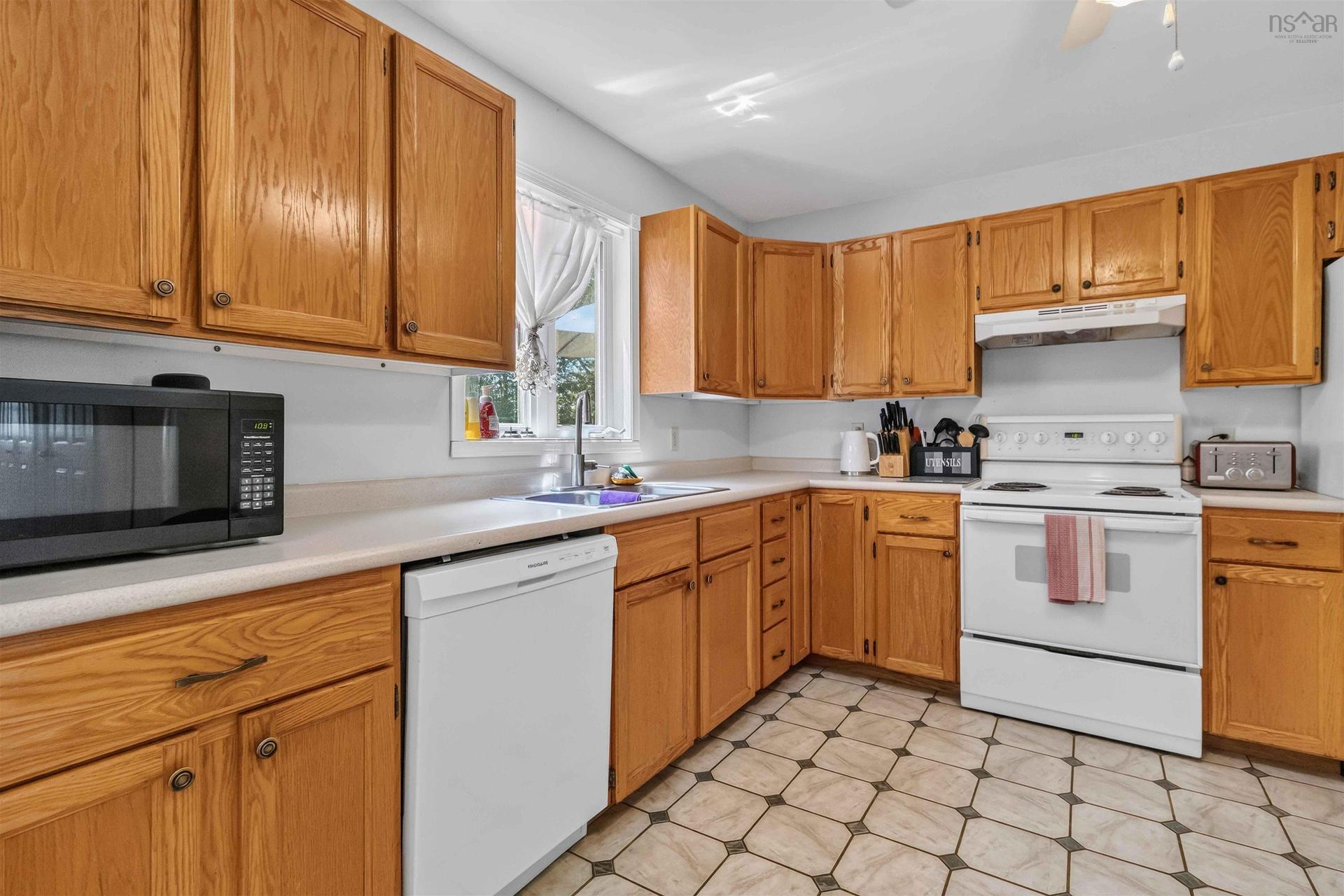 38 Ridgecrest Drive, Bridgewater, NS - Indoor Photo Showing Kitchen With Double Sink