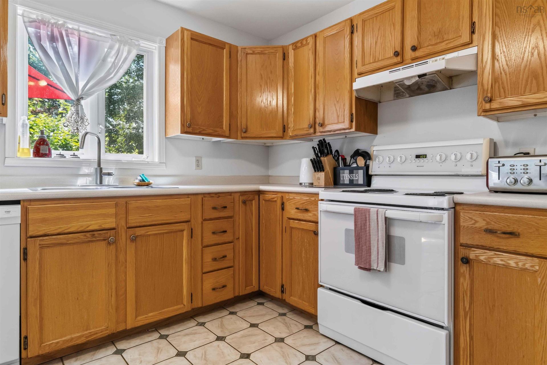 38 Ridgecrest Drive, Bridgewater, NS - Indoor Photo Showing Kitchen With Double Sink