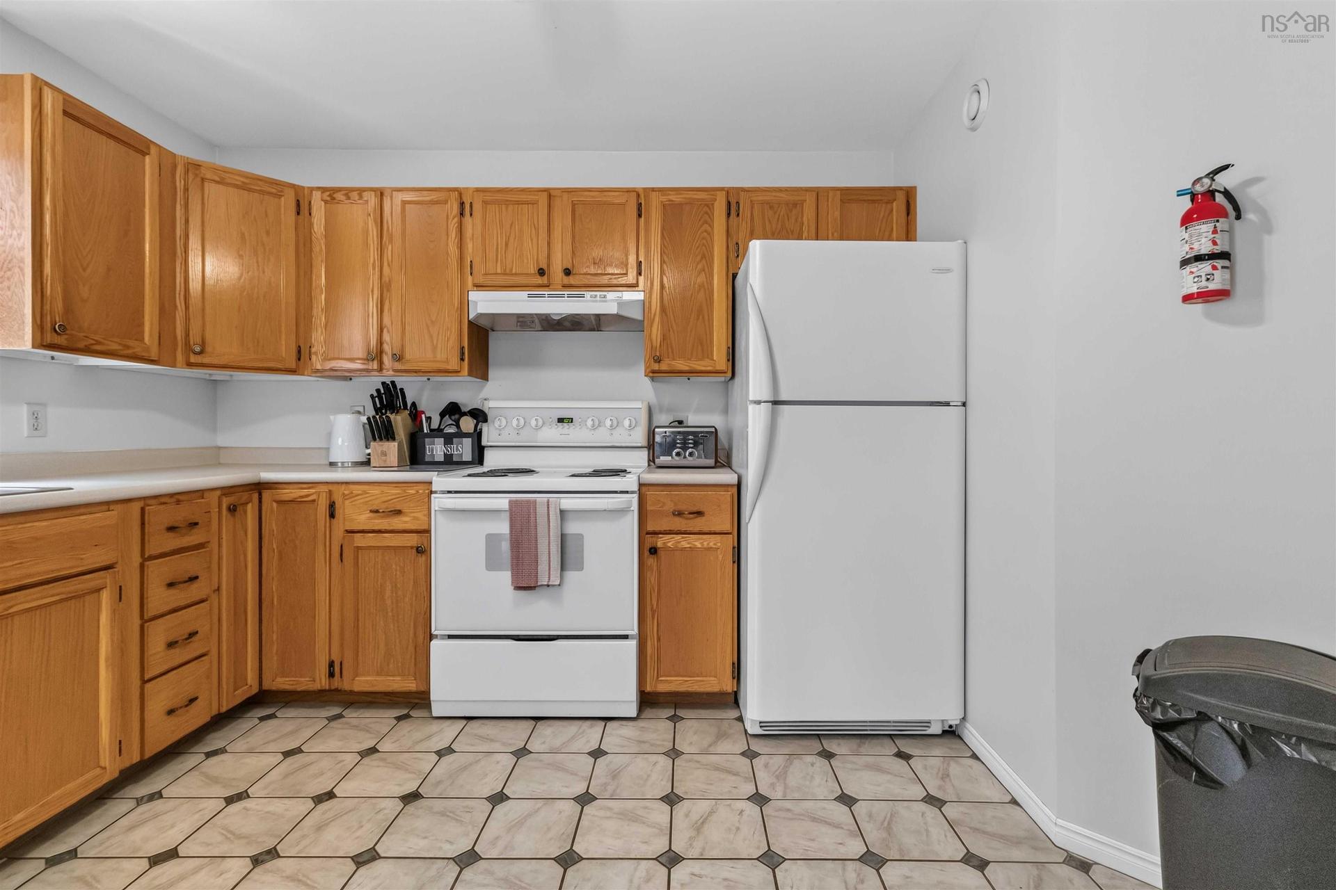 38 Ridgecrest Drive, Bridgewater, NS - Indoor Photo Showing Kitchen